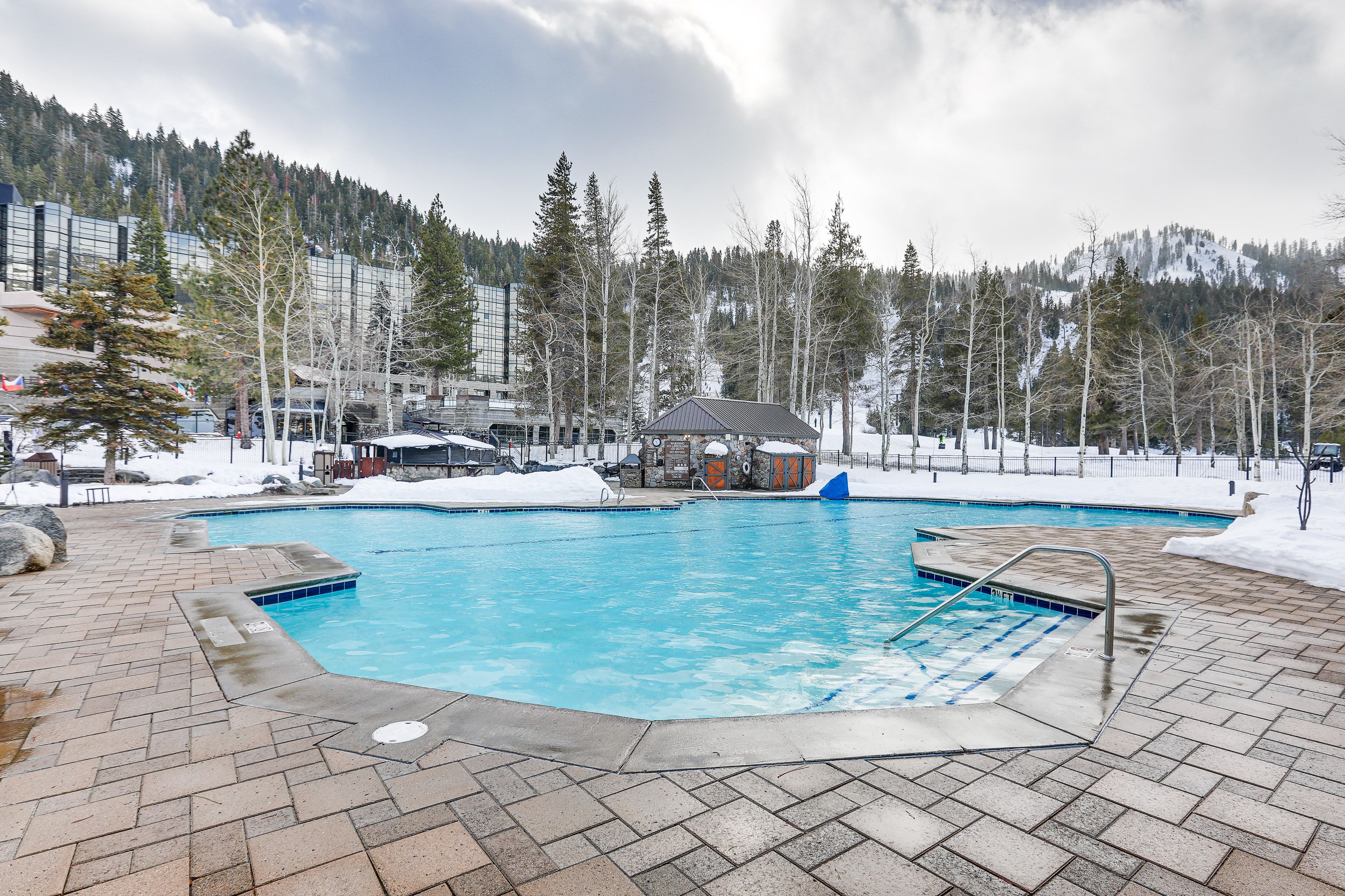 Everline Resort & Spa Amenities | Outdoor Pool