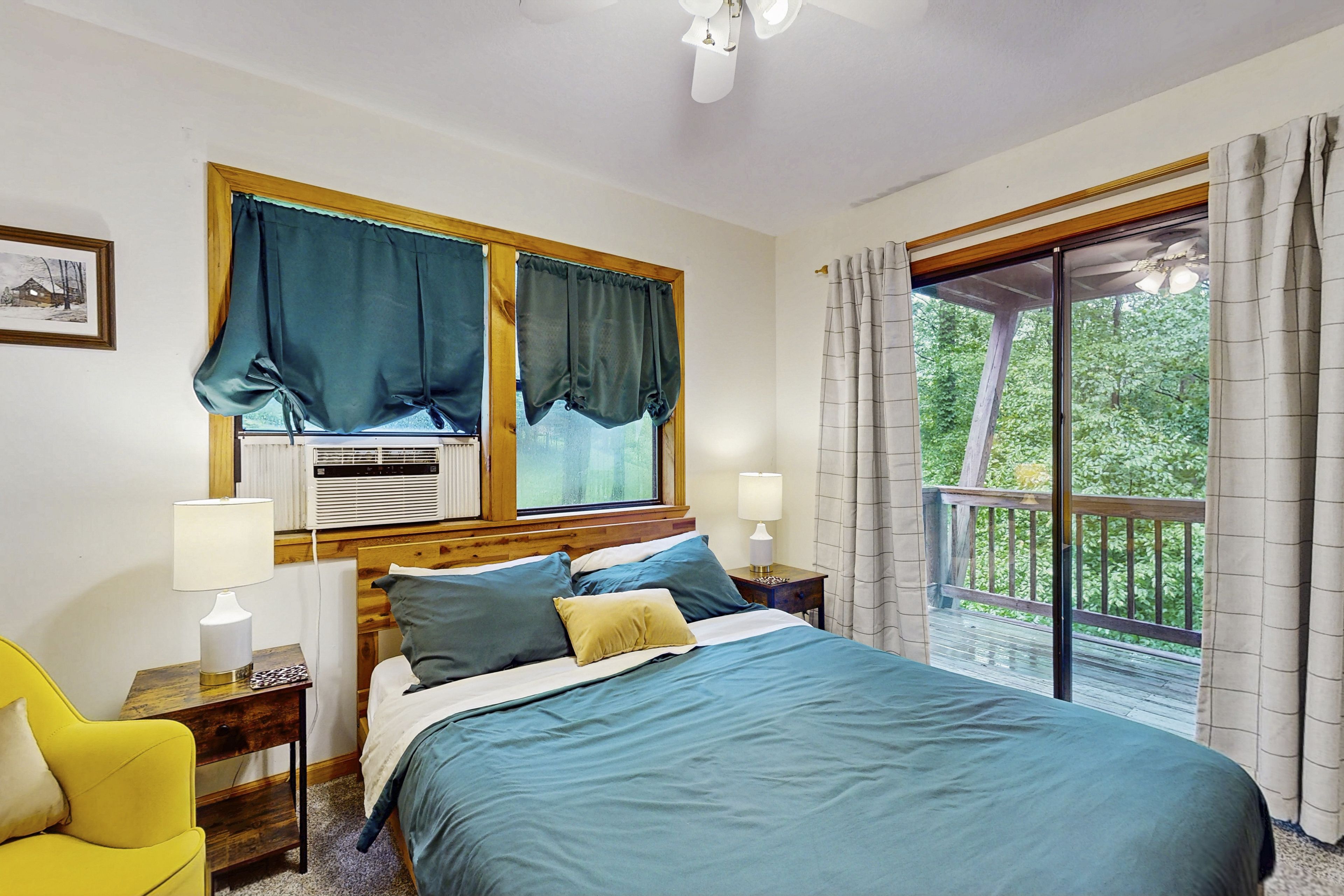 Bedroom 3 | Queen Bed