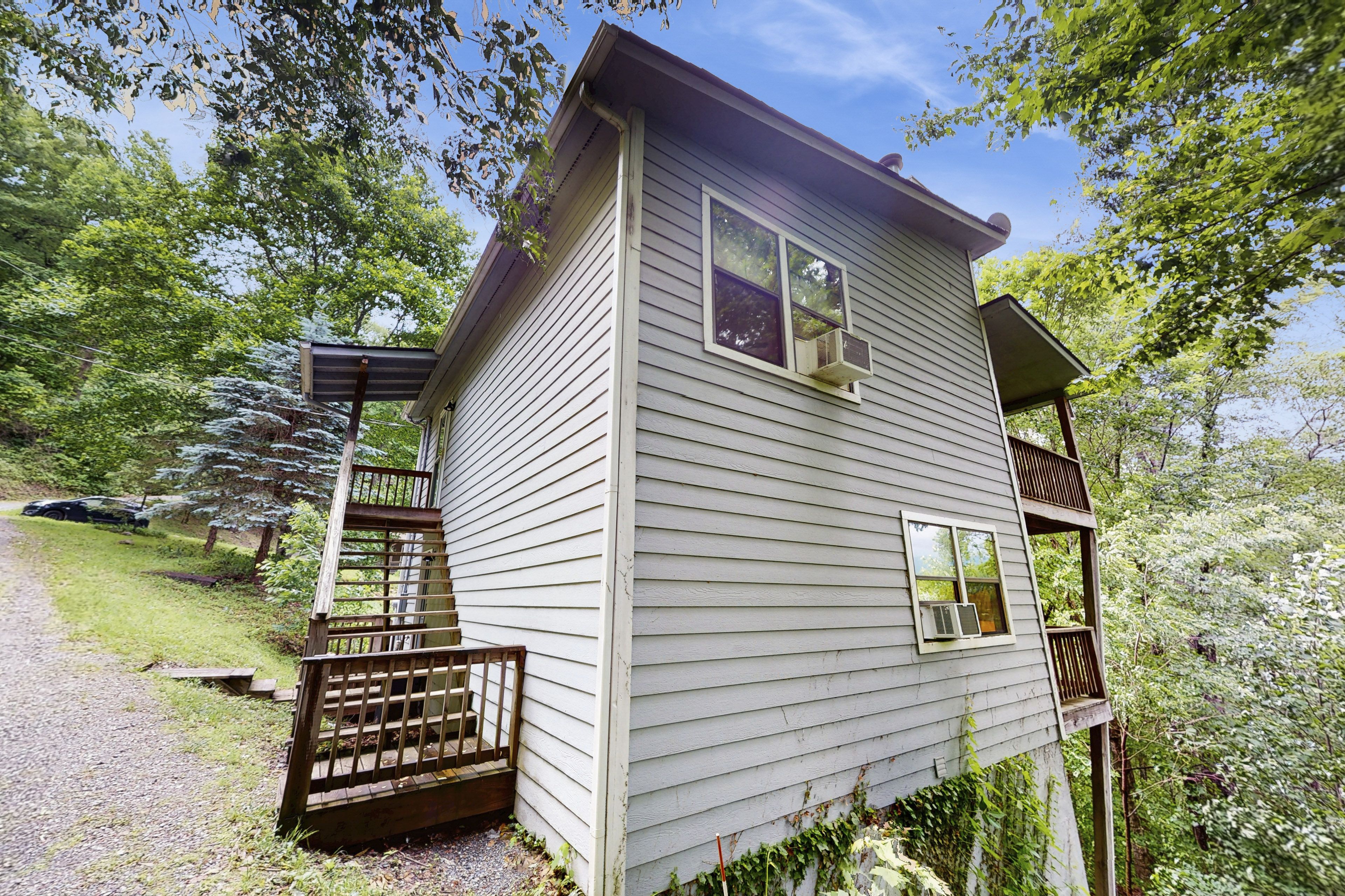 Parking | Driveway (2 Vehicles)