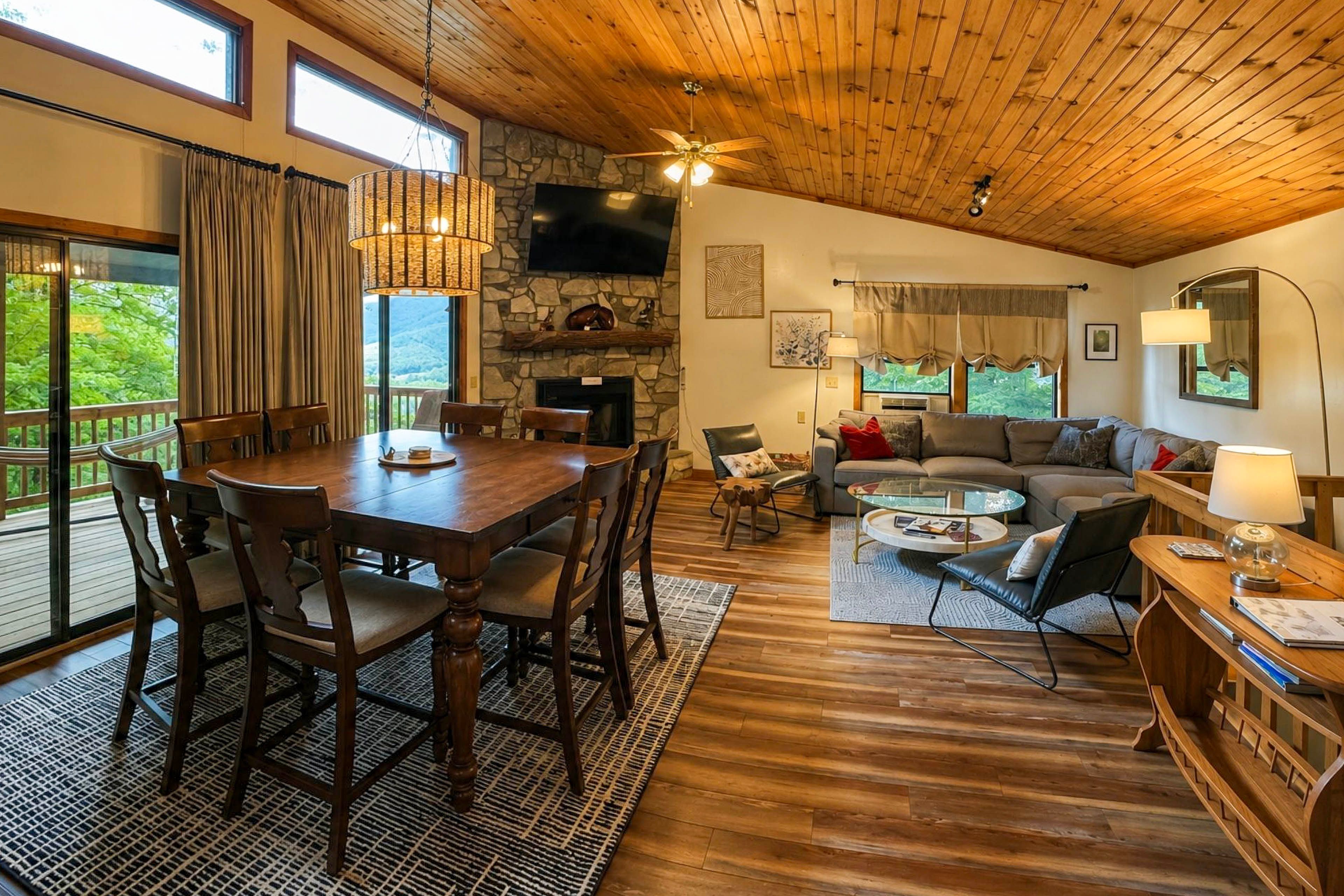 Interior | Open Floor Plan | Free WiFi