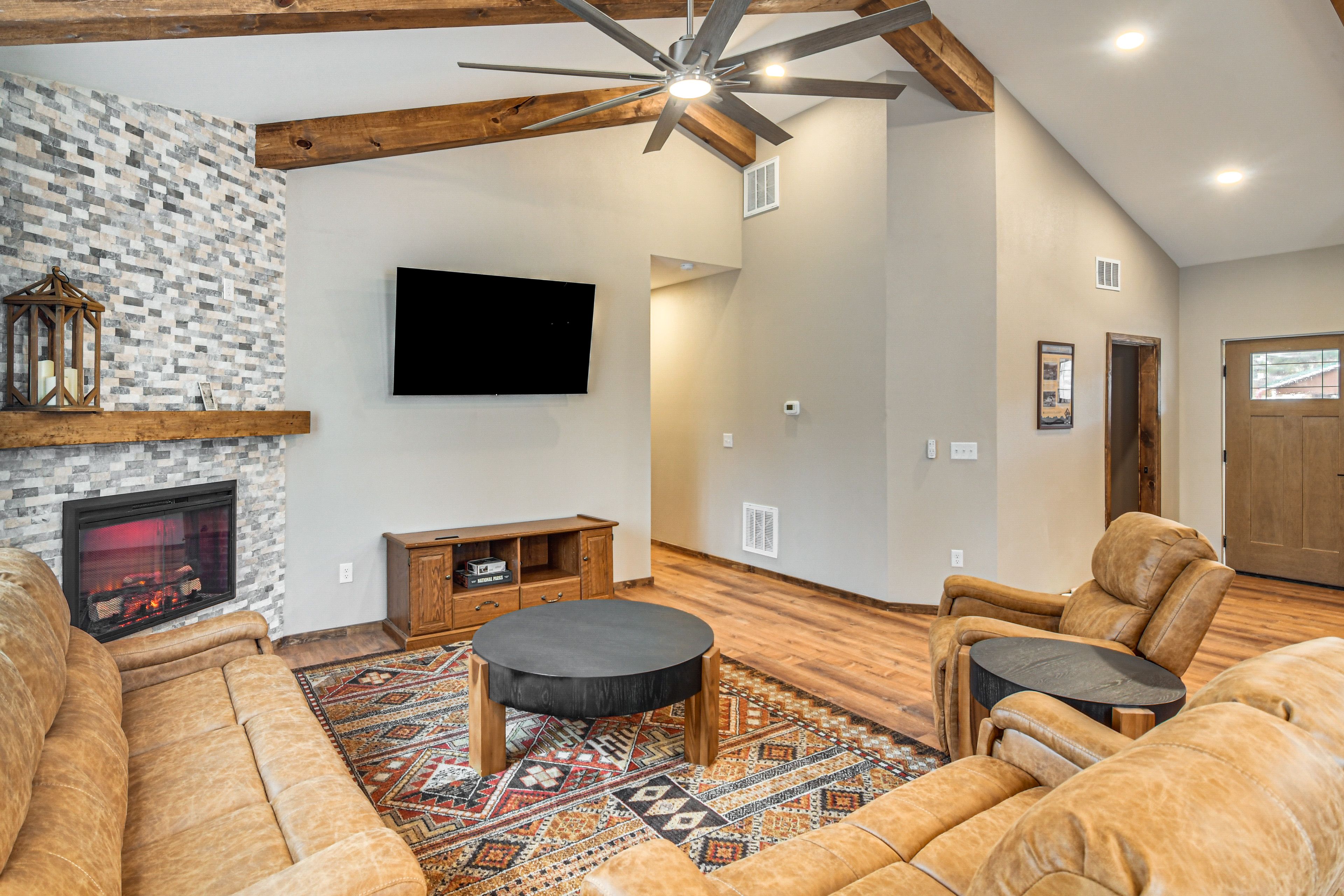 Living Room | Fireplace