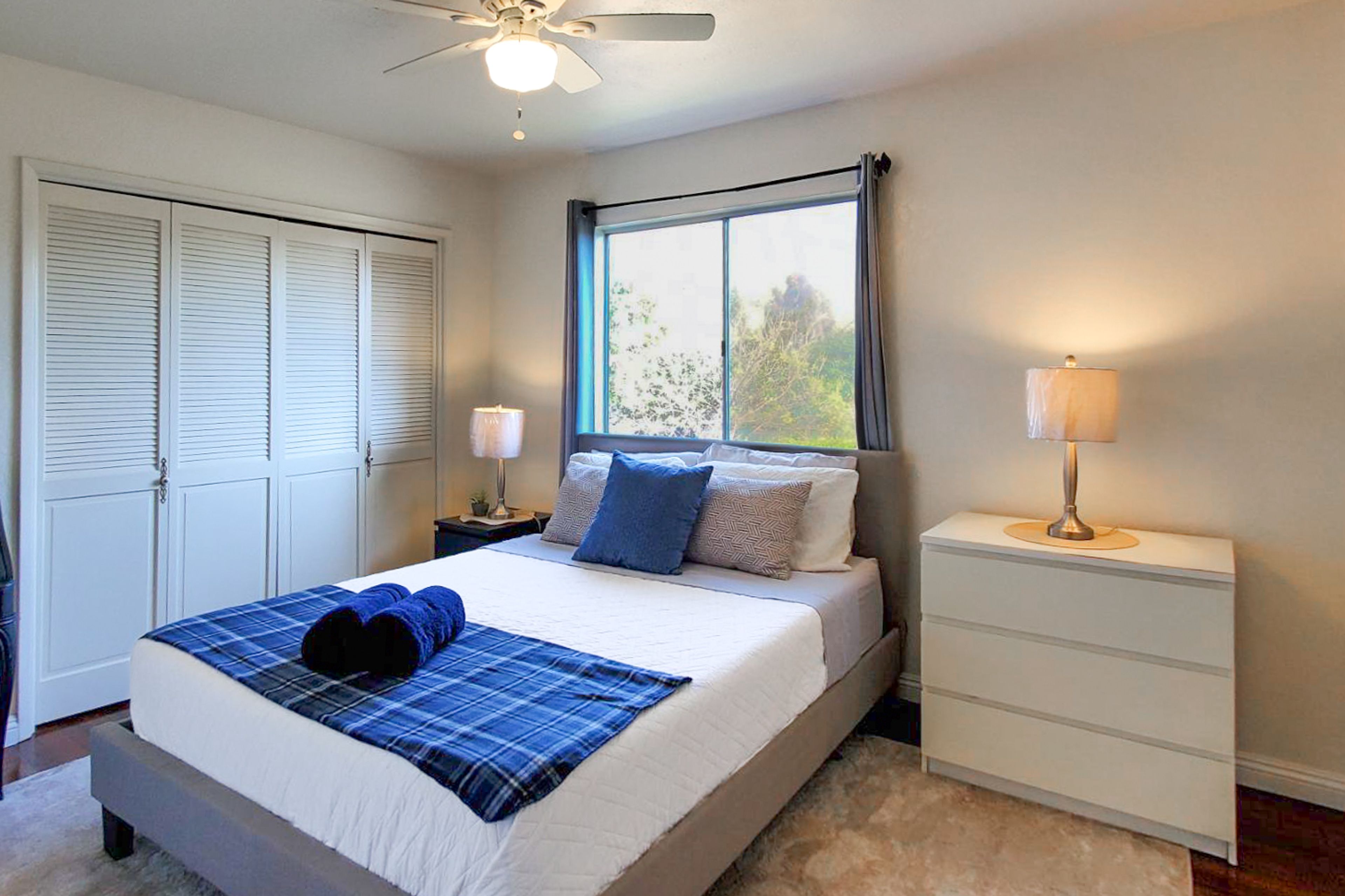 Bedroom 3 | Queen Bed