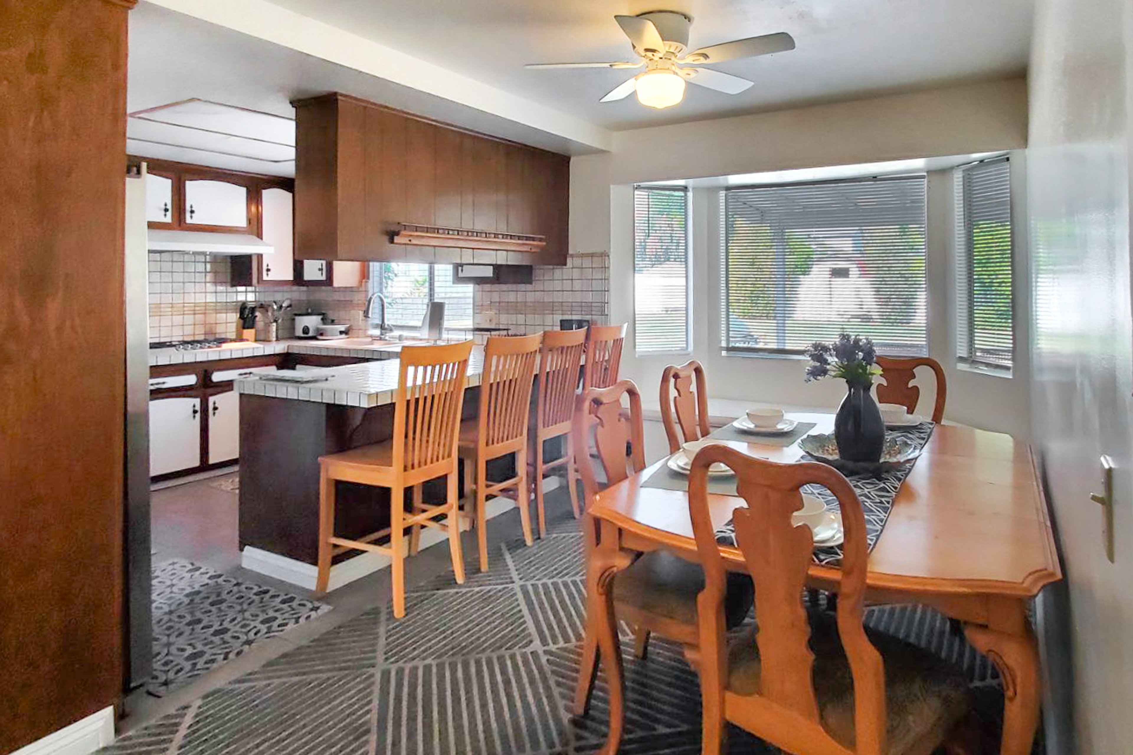 Kitchen & Dining Area