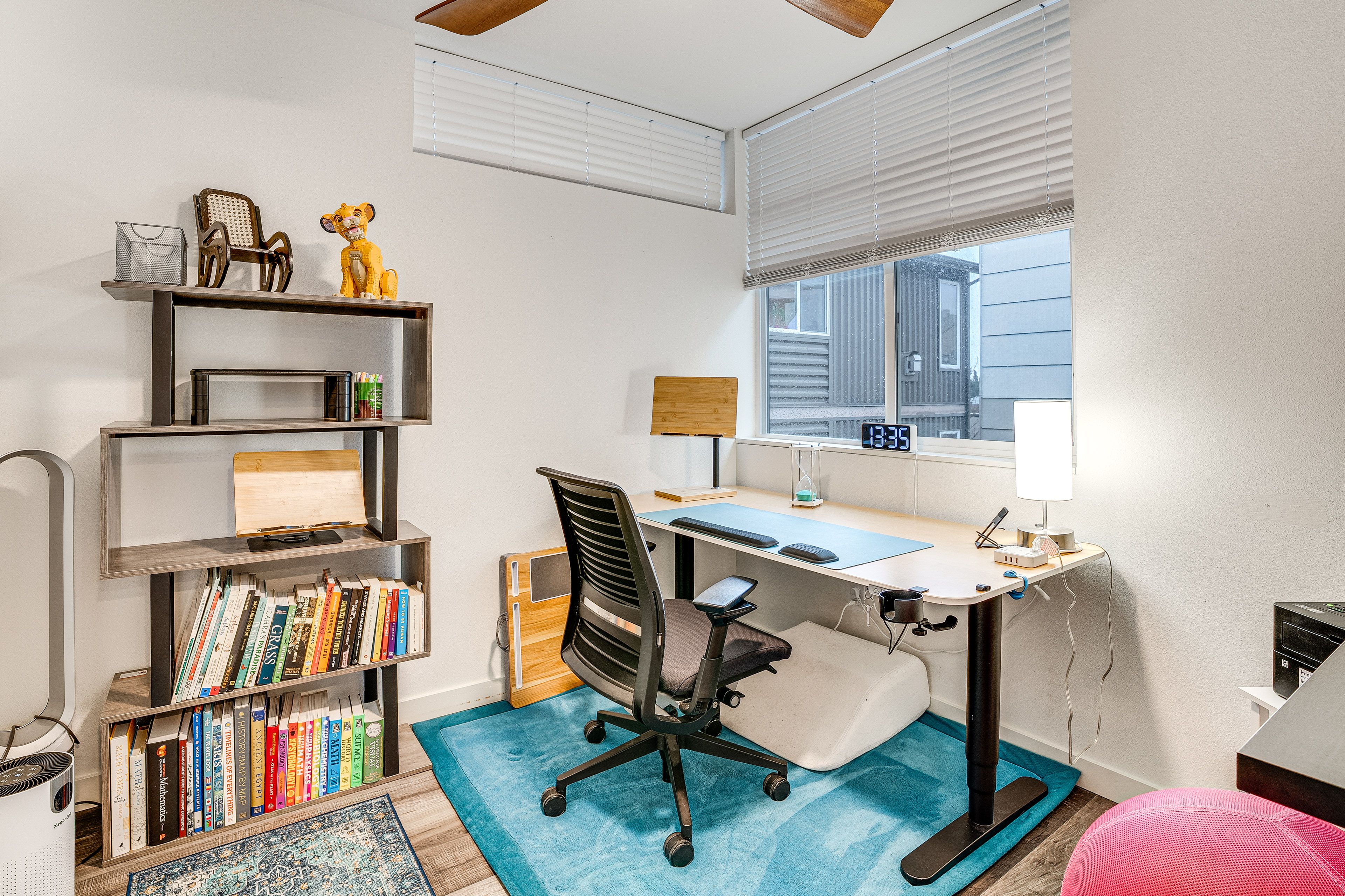 3-Story Townhome | Home-Office Space | Smart TVs