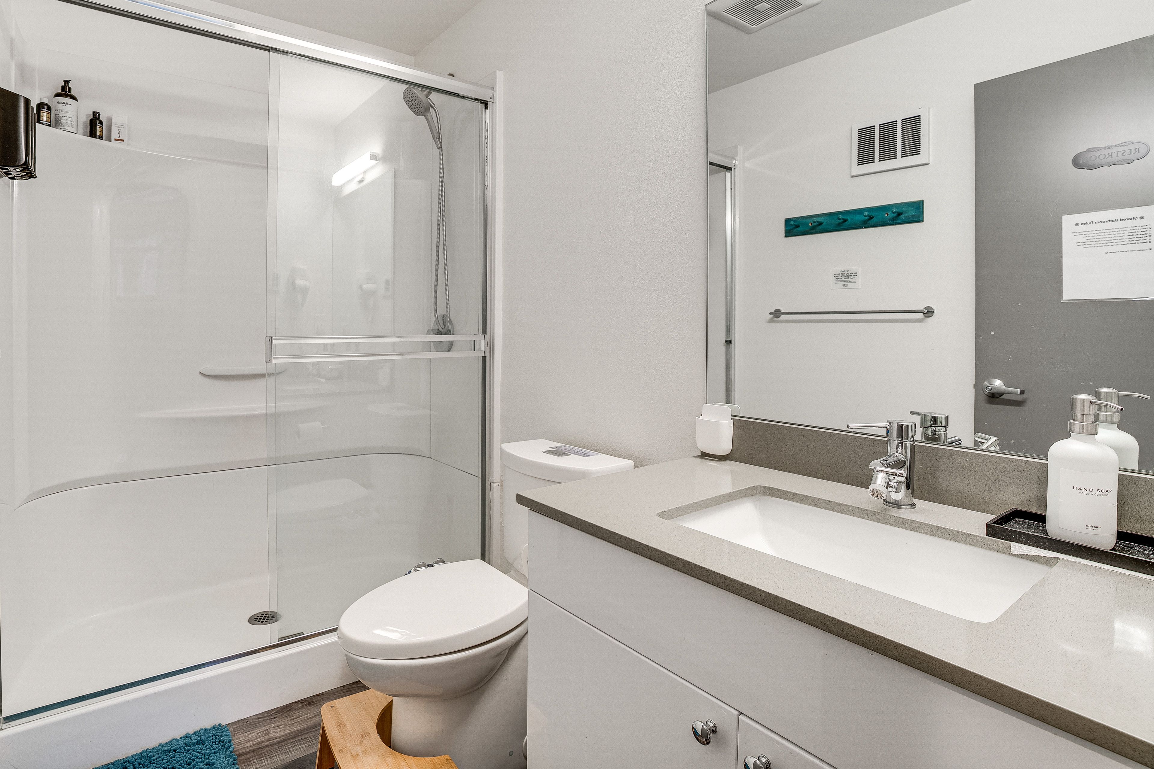 Full Bathroom | 2nd Floor