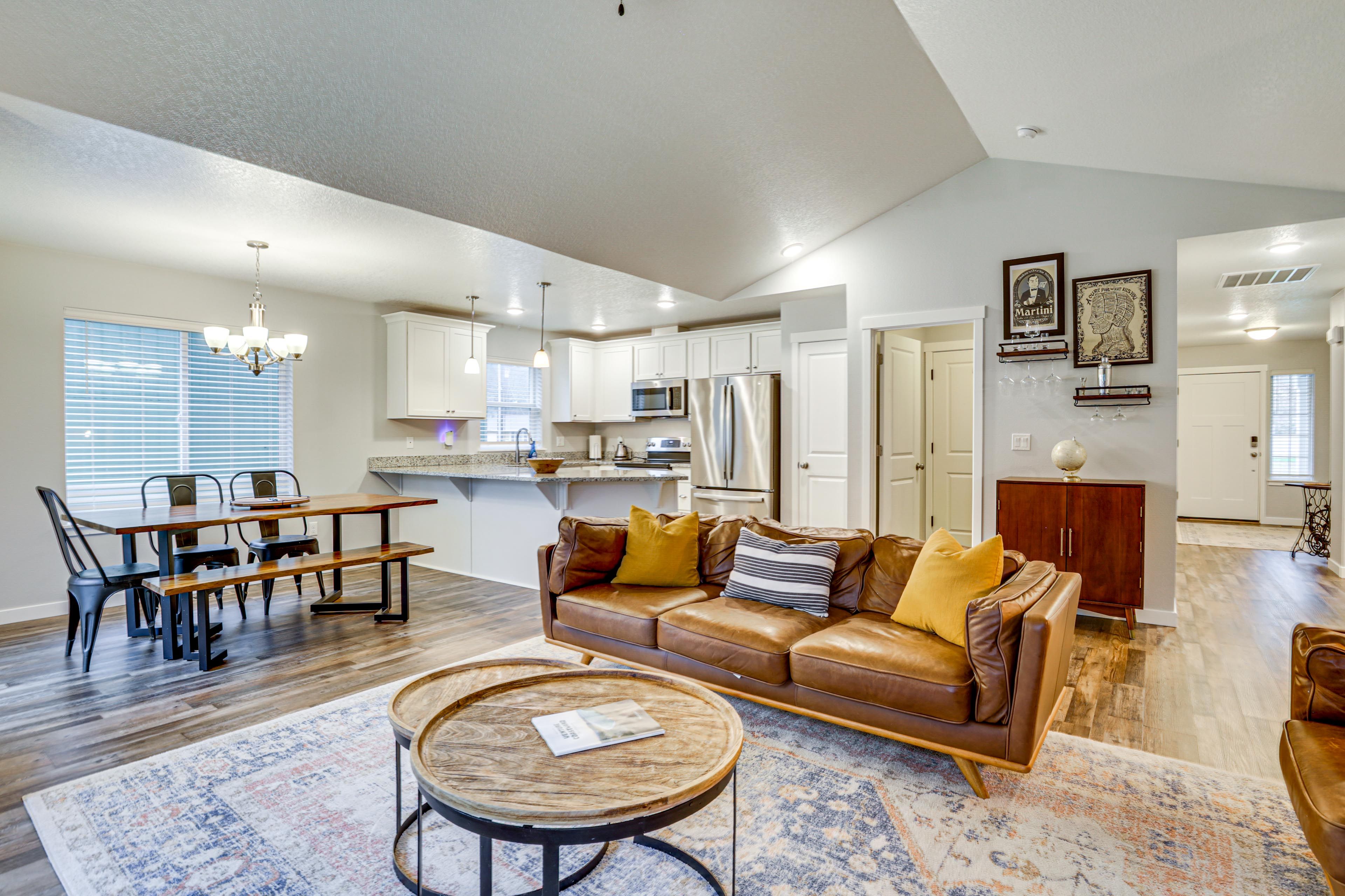 Open-Concept Interior | Dining Area