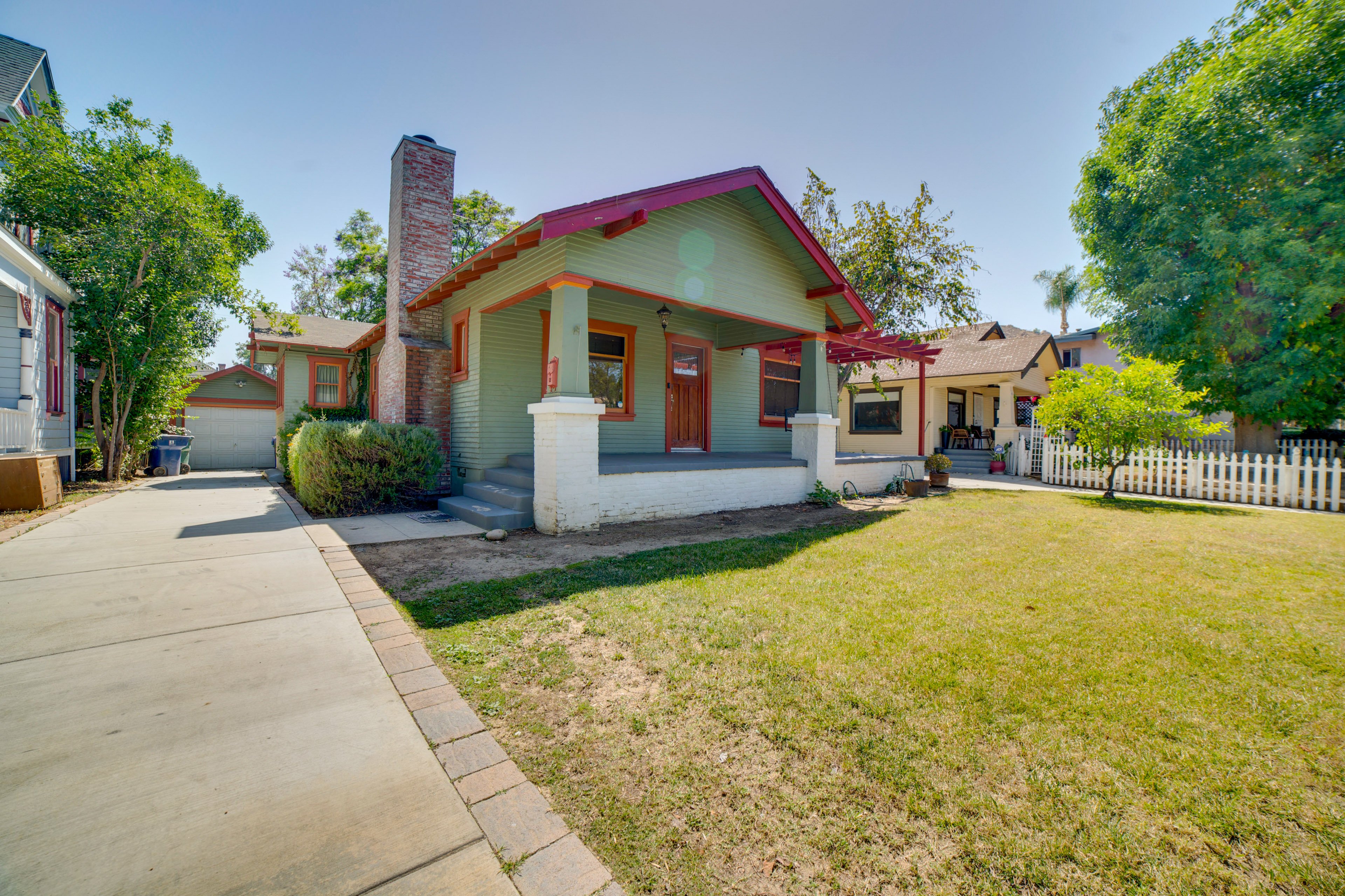 Riverside Vacation Rental | 3BR | 2BA | 1,600 Sq Ft | 5 Steps to Enter