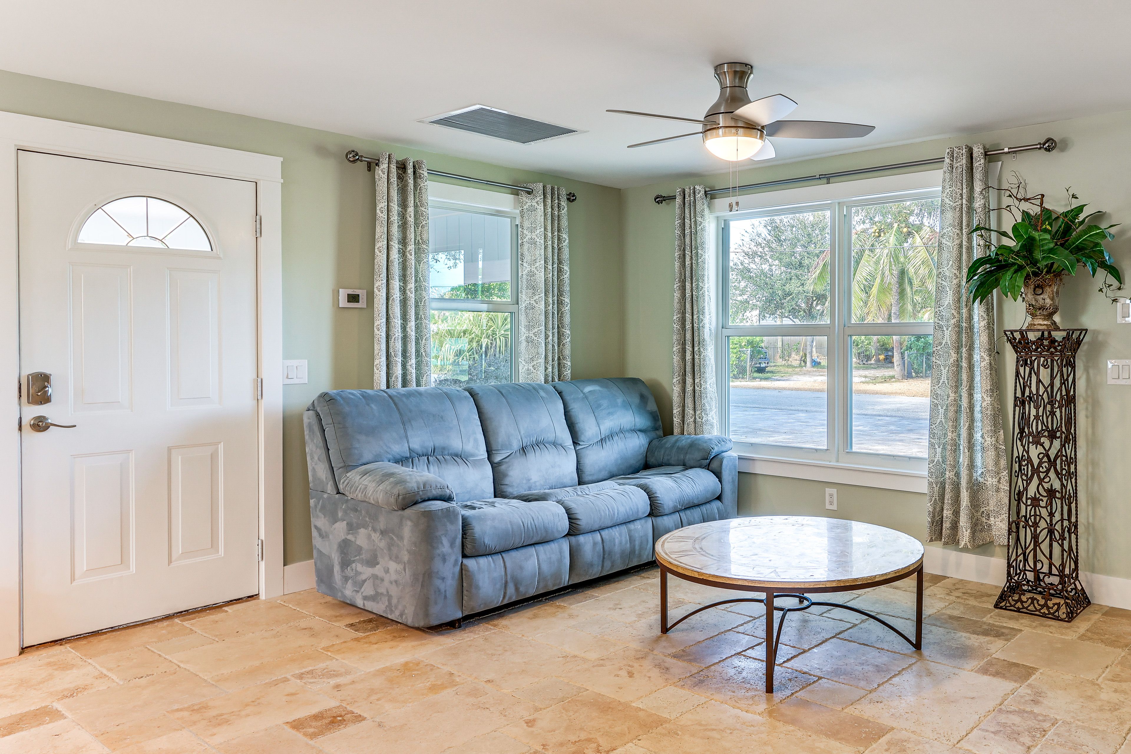 Living Room | Full Sleeper Sofa