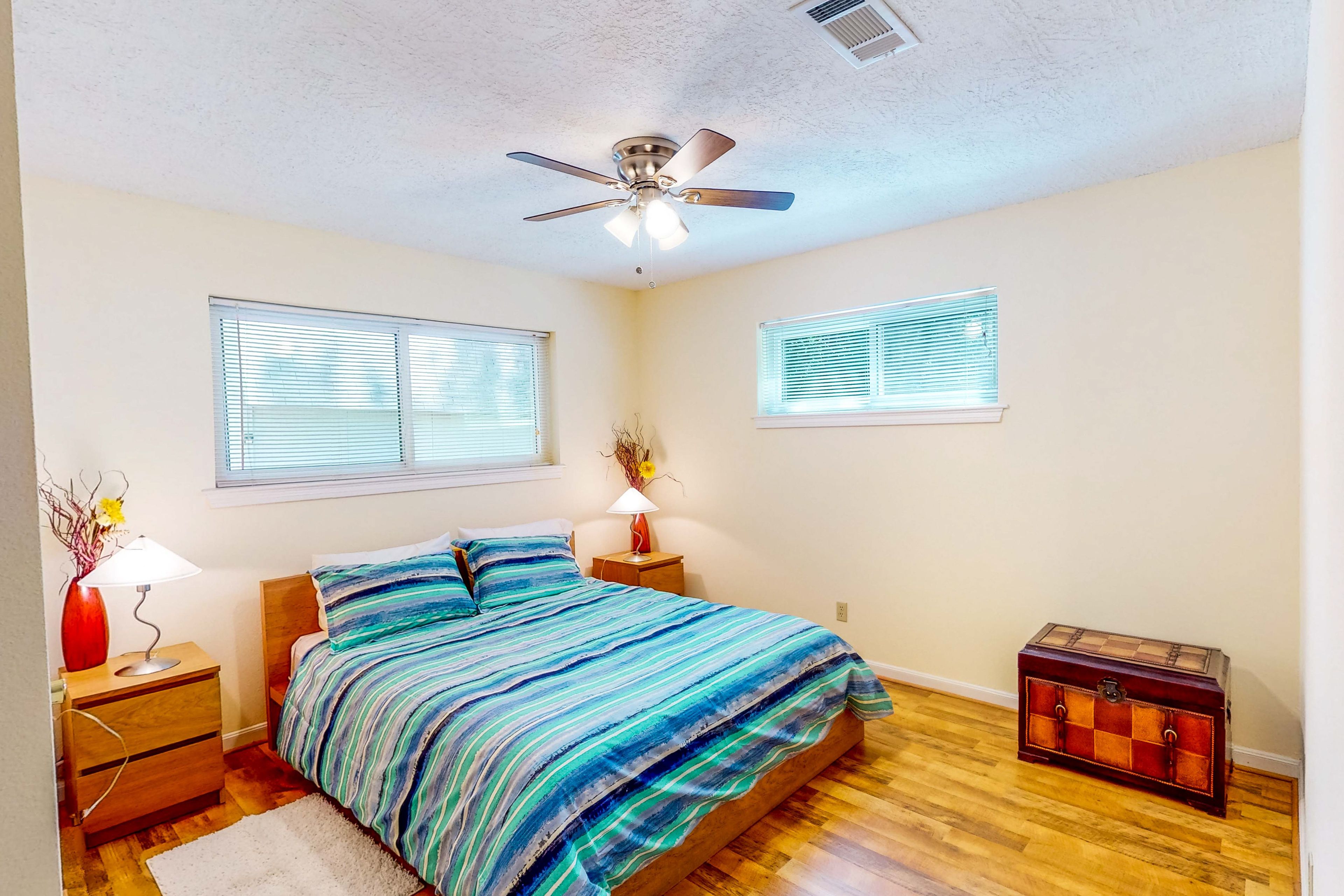 Bedroom 2 | Queen Bed