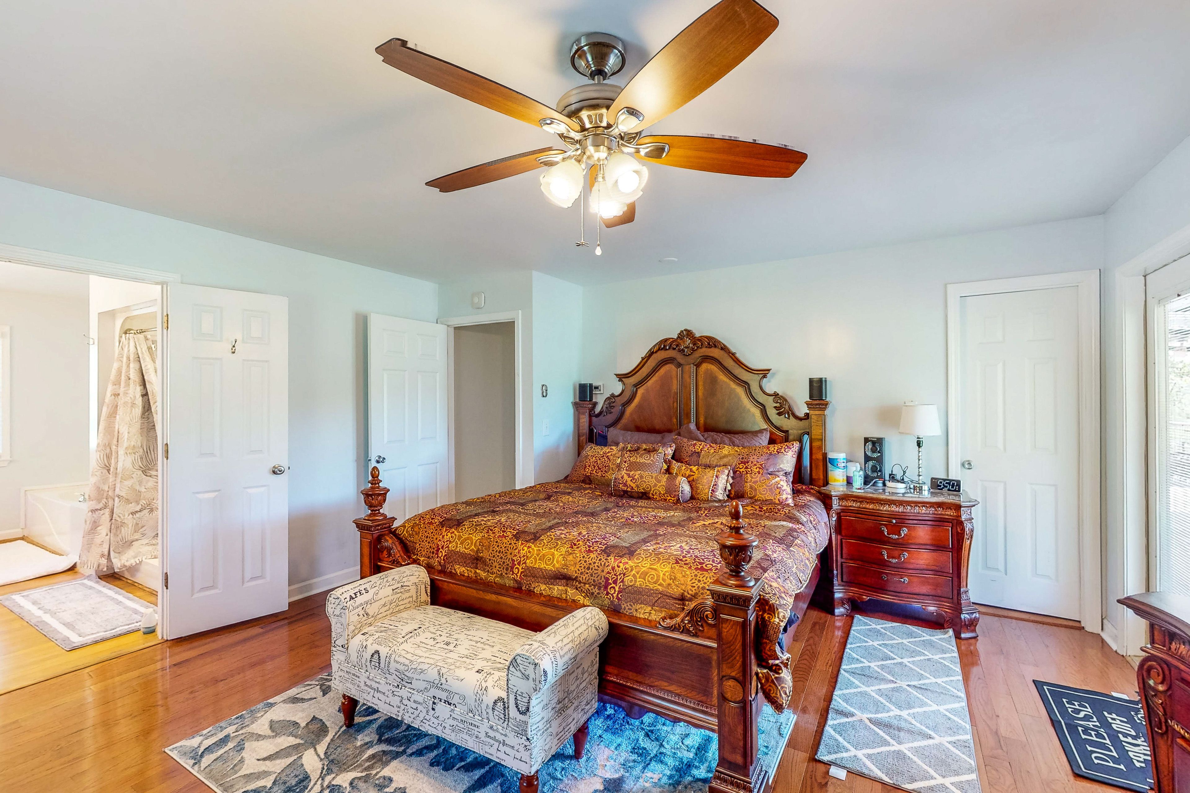 Bedroom 1 | King Bed