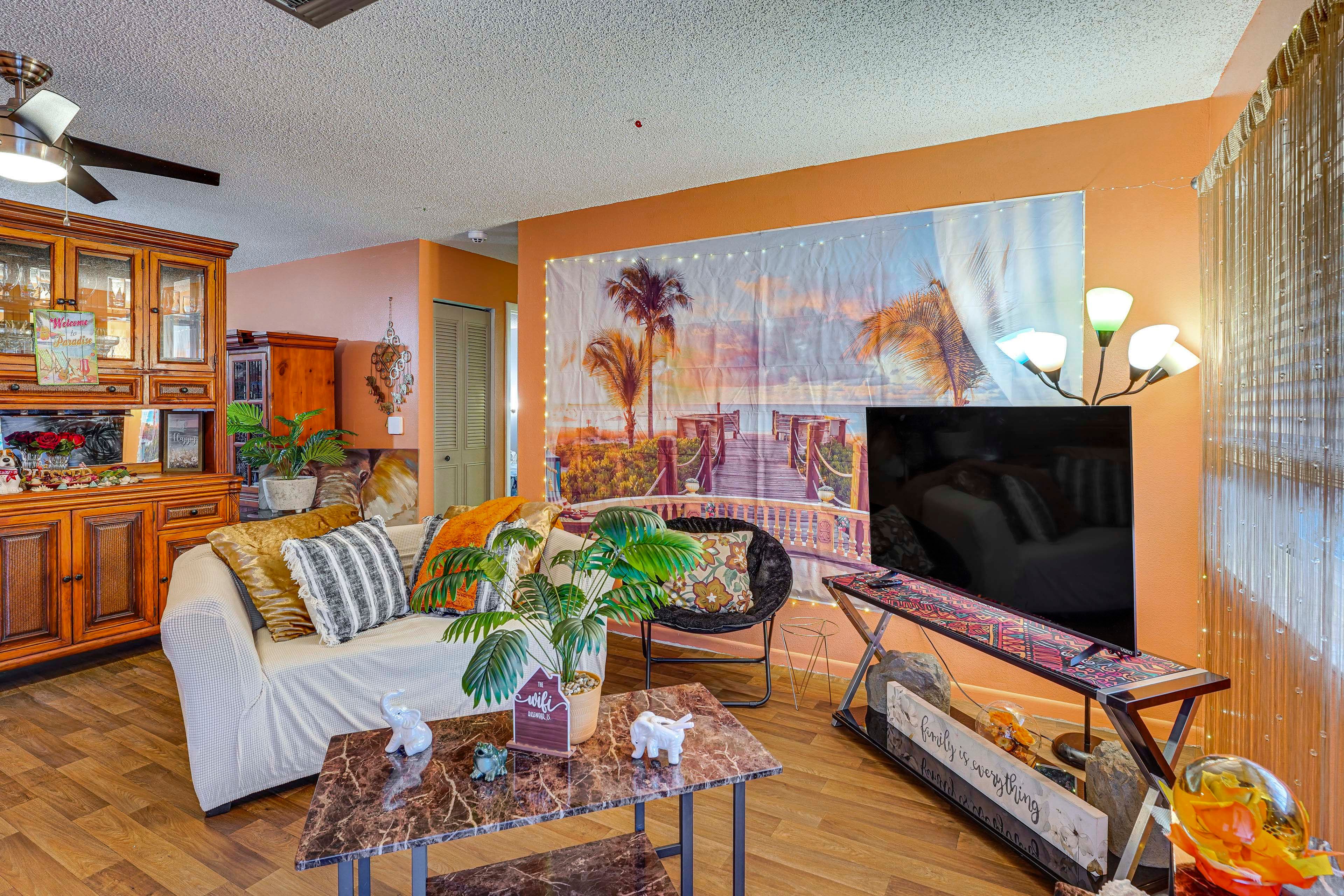 Ocala Vacation Rental | 3BR | 2BA | 2,161 Sq Ft | 1 Small Step to Enter