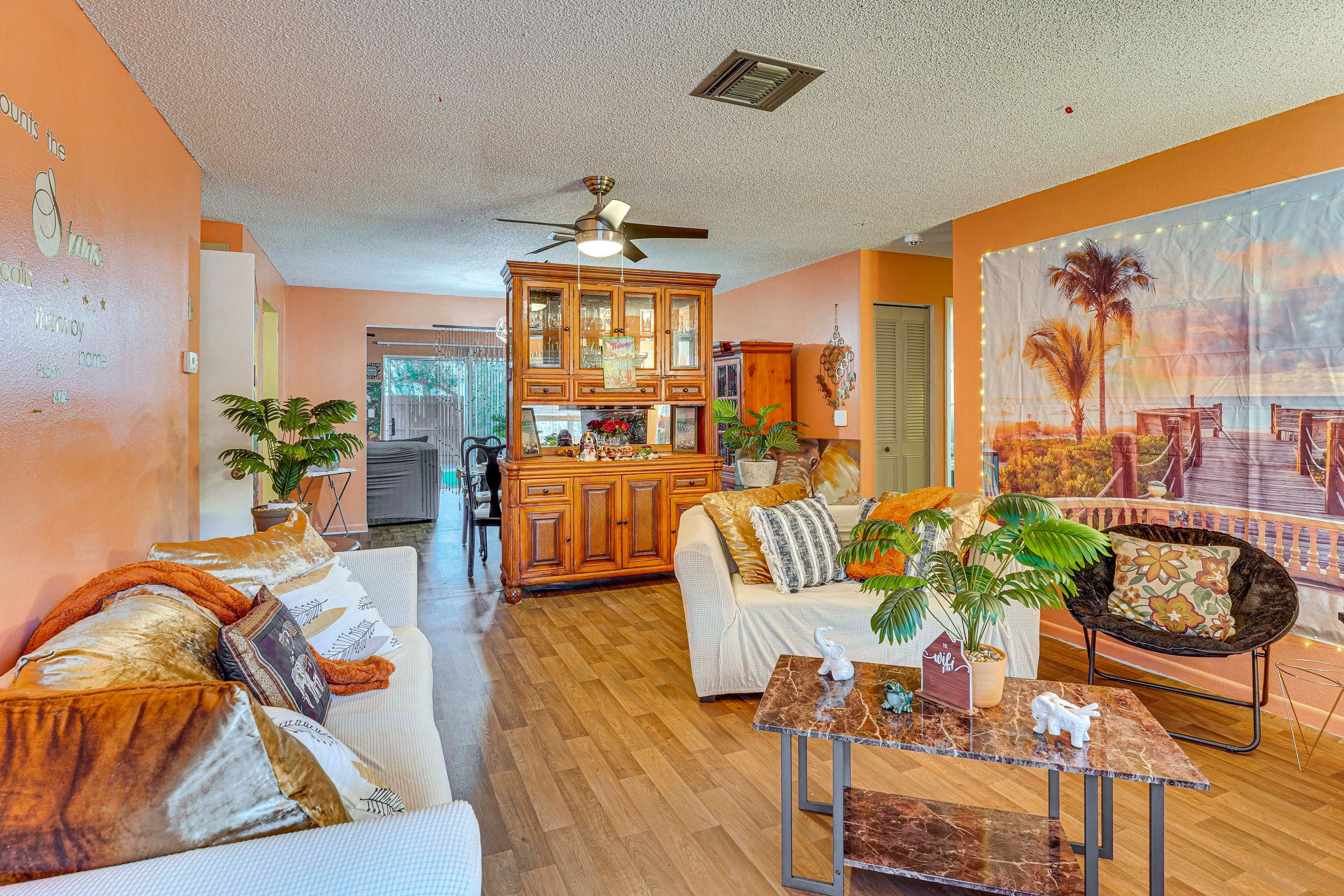 Living Room | Smart TV