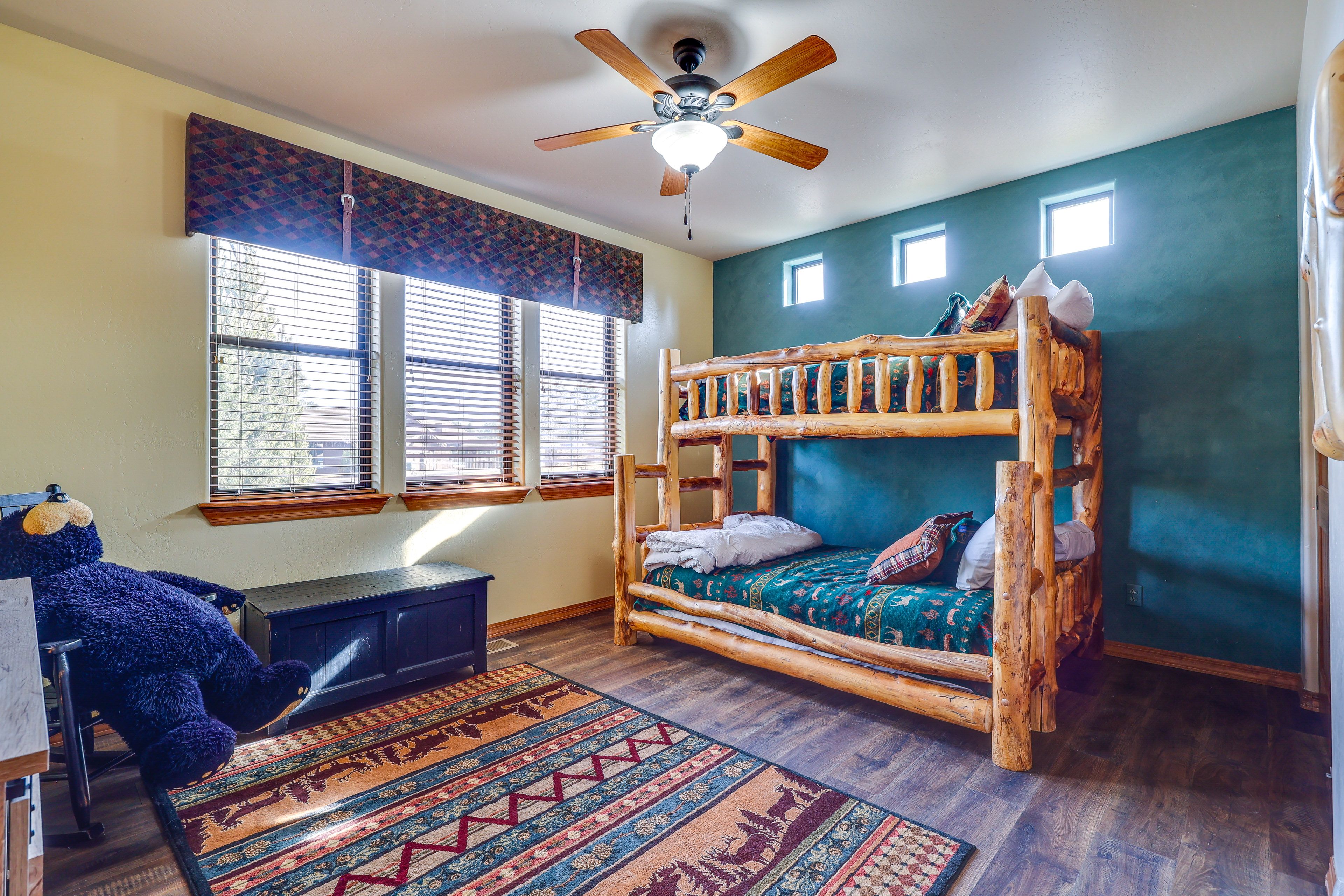 Bedroom 3 | Twin/Full Bunk Bed