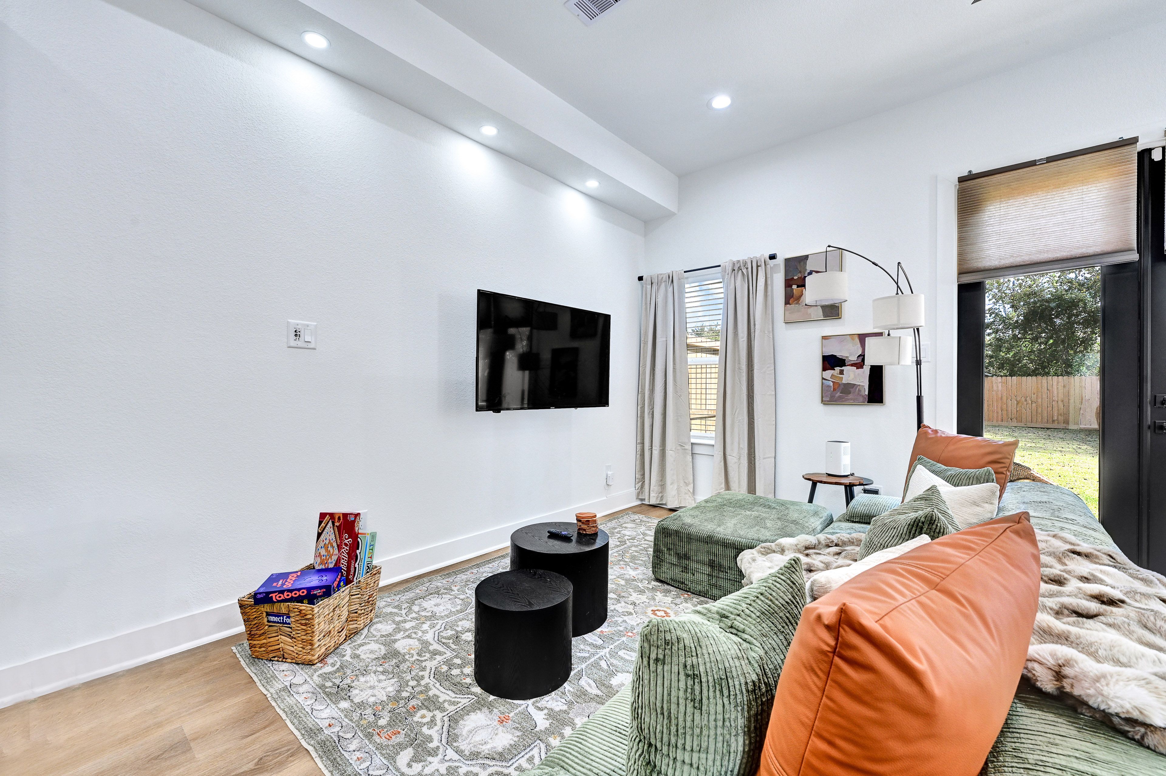 Living Room | 1st Floor | Free WiFi | Central A/C & Heating | Board Games