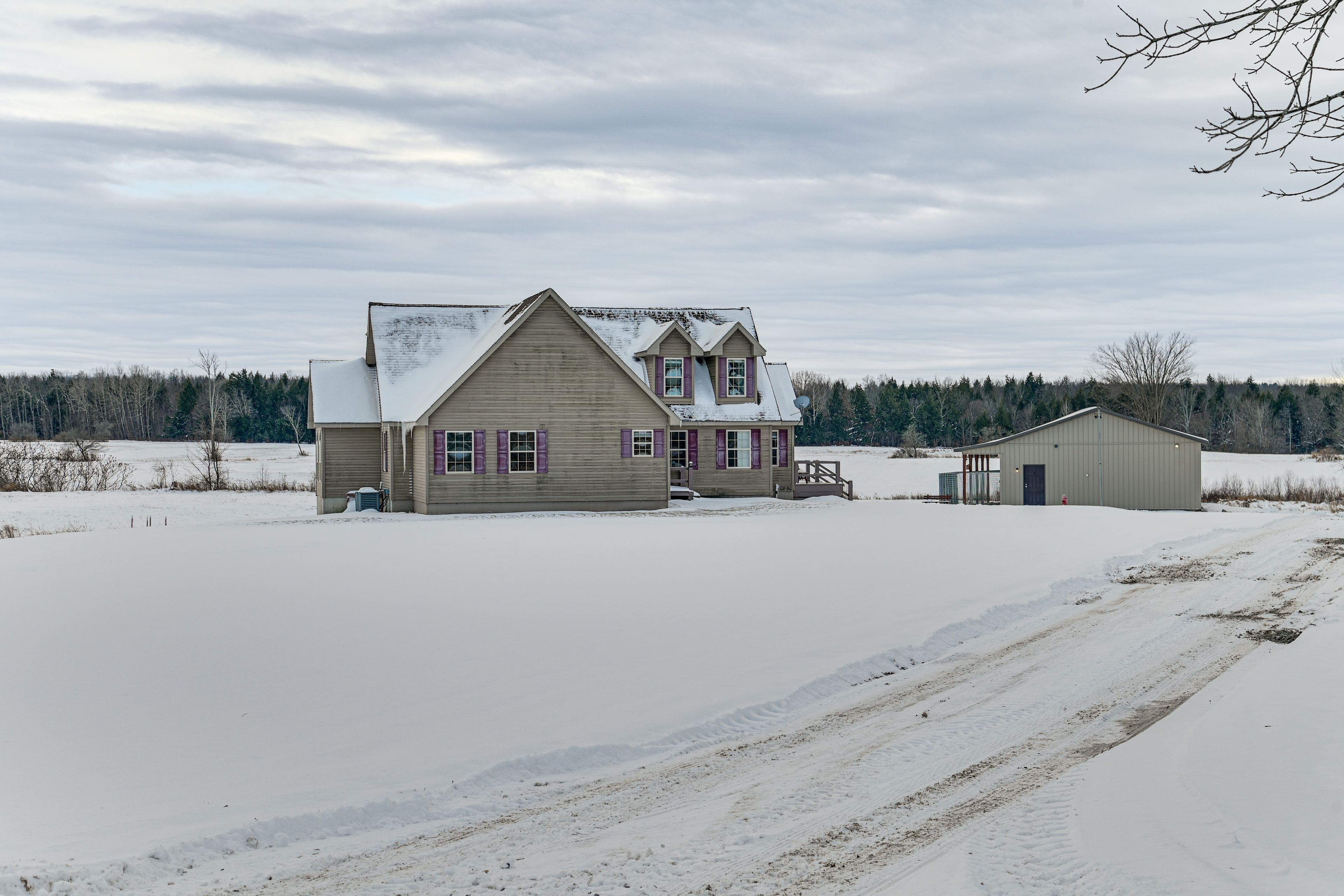 Parking | Driveway (6 Vehicles)