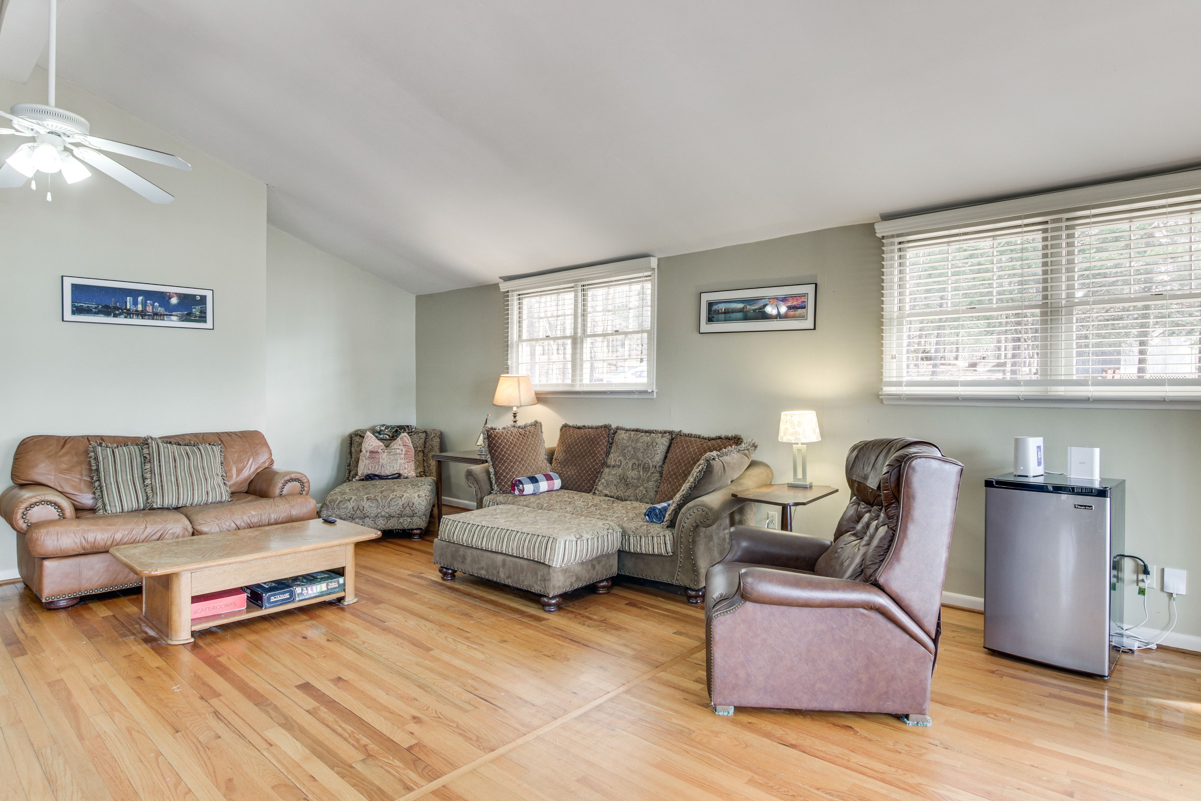 Living Area | Smart TV | Board Games