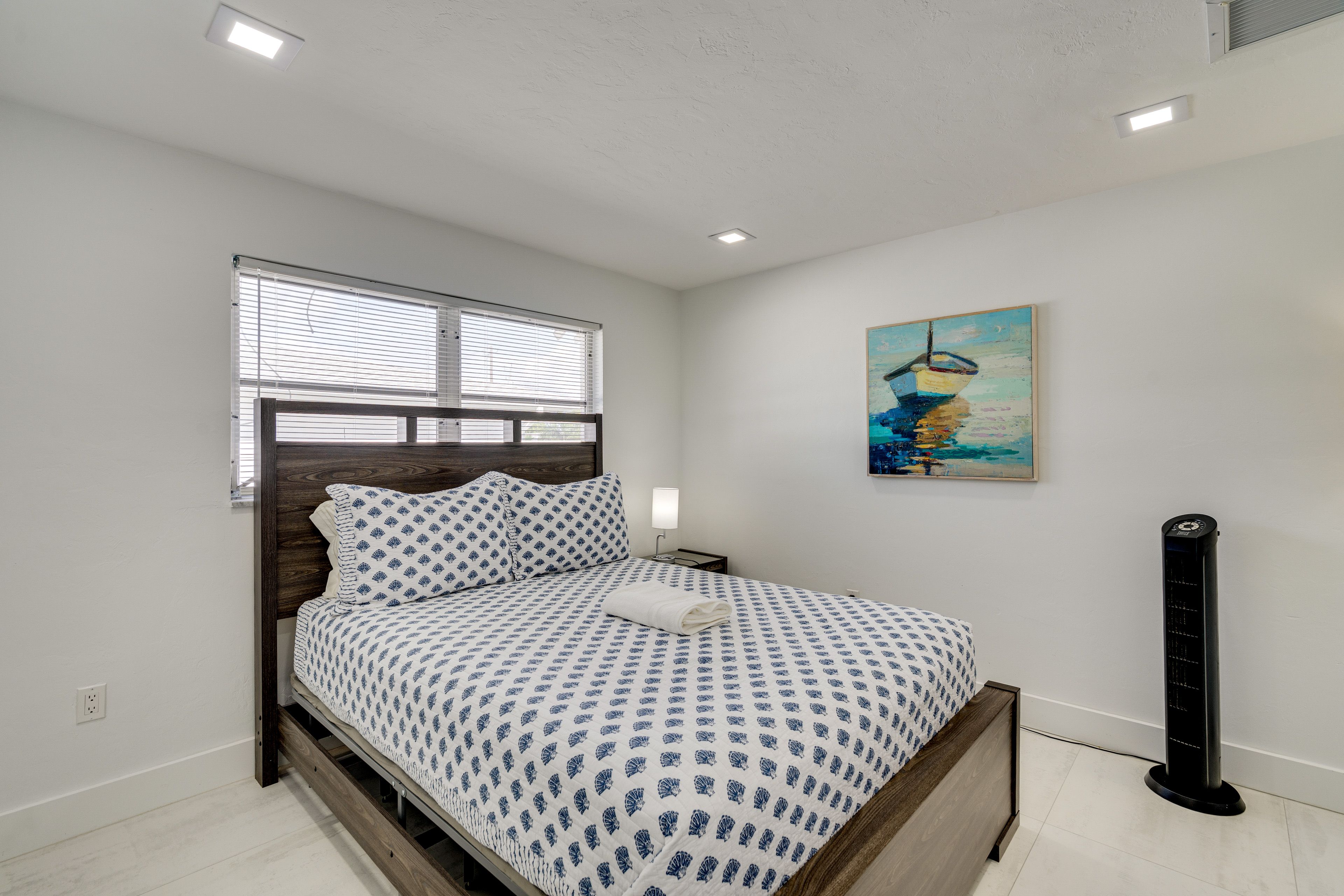 Bedroom 2 | Queen Bed | Smart TV