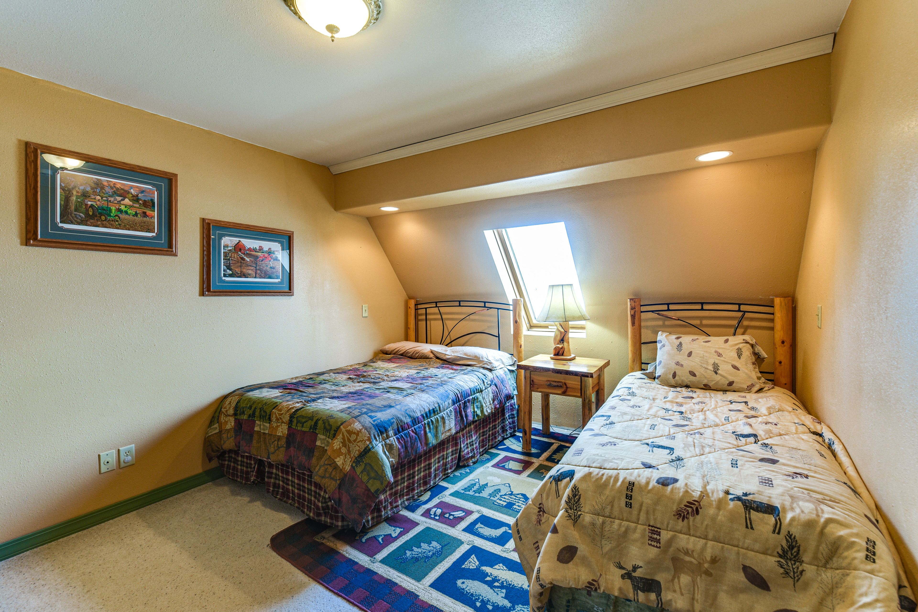 Bedroom 6 | Twin Bed | Full Bed | 2nd Floor