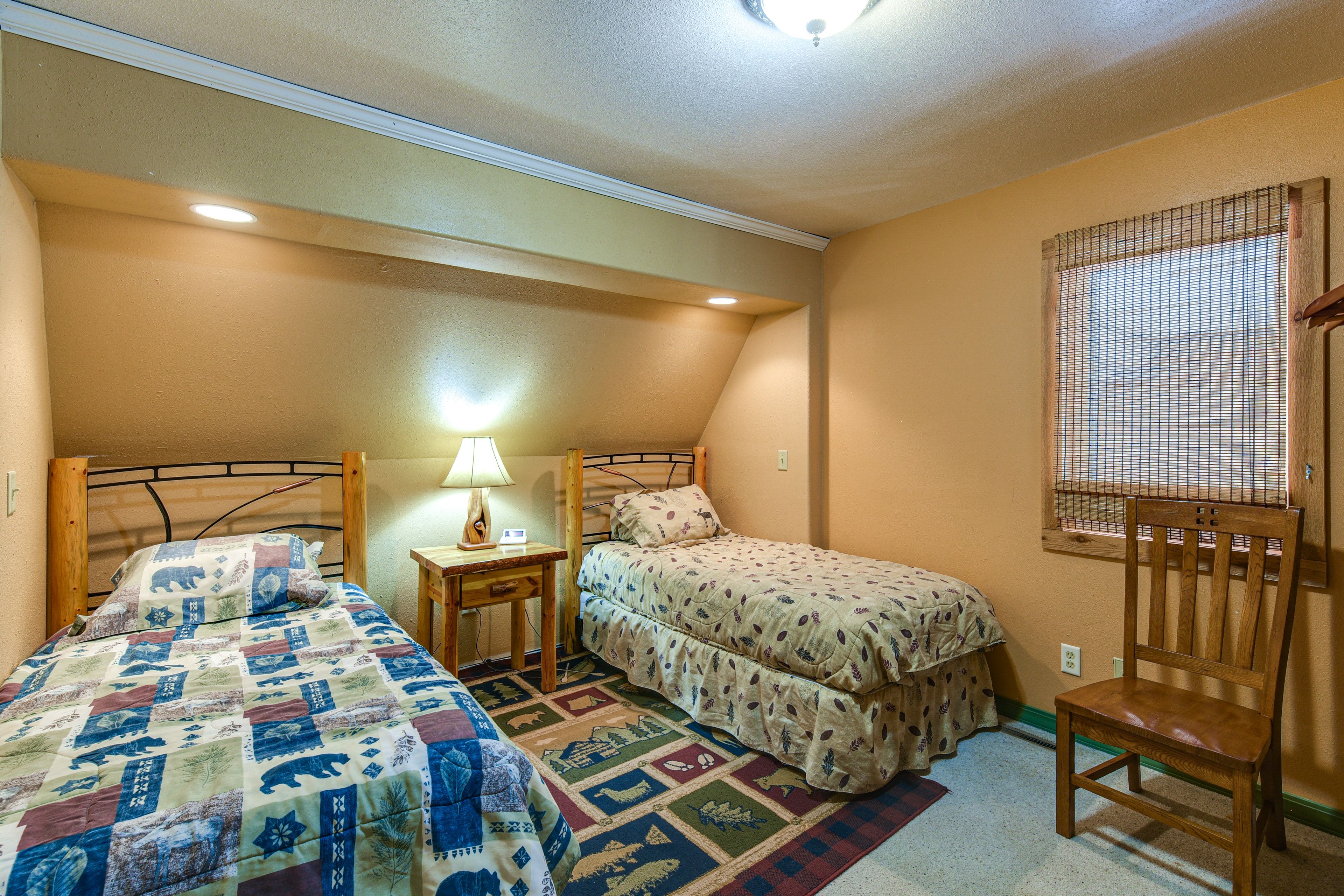 Bedroom 5 | 2 Twin Beds | 2nd Floor