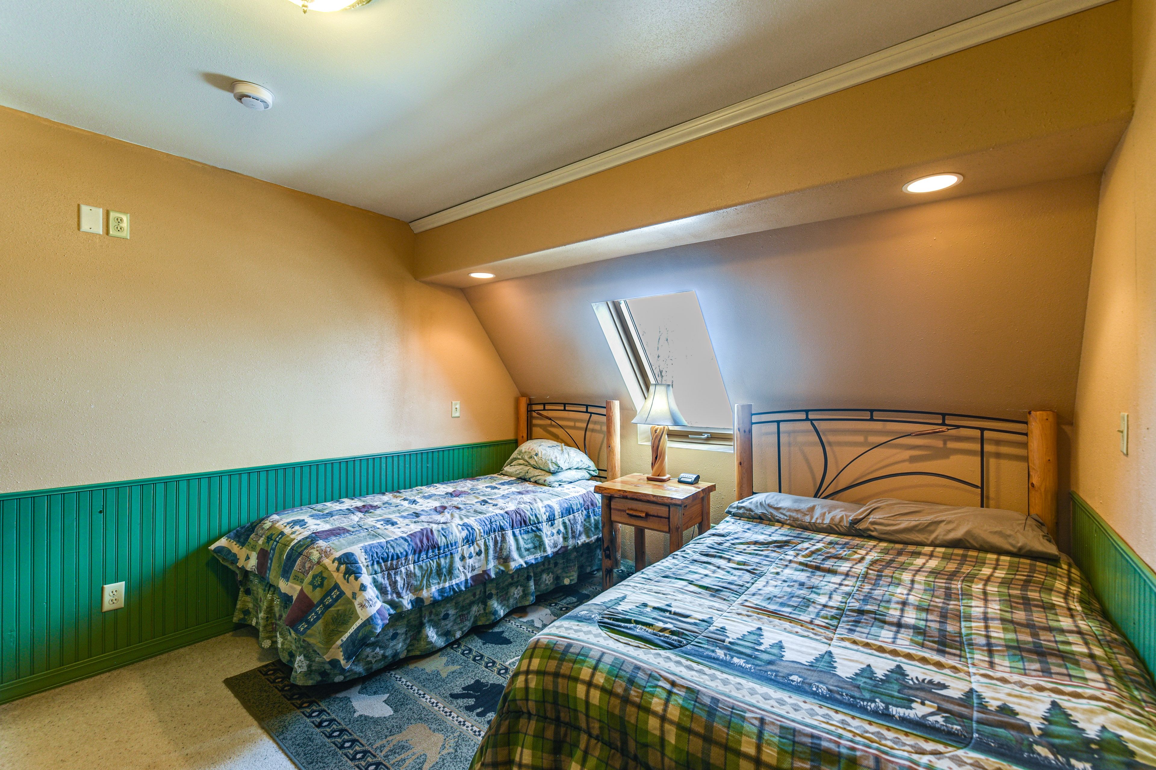 Bedroom 7 | Twin Bed | Full Bed | 2nd Floor