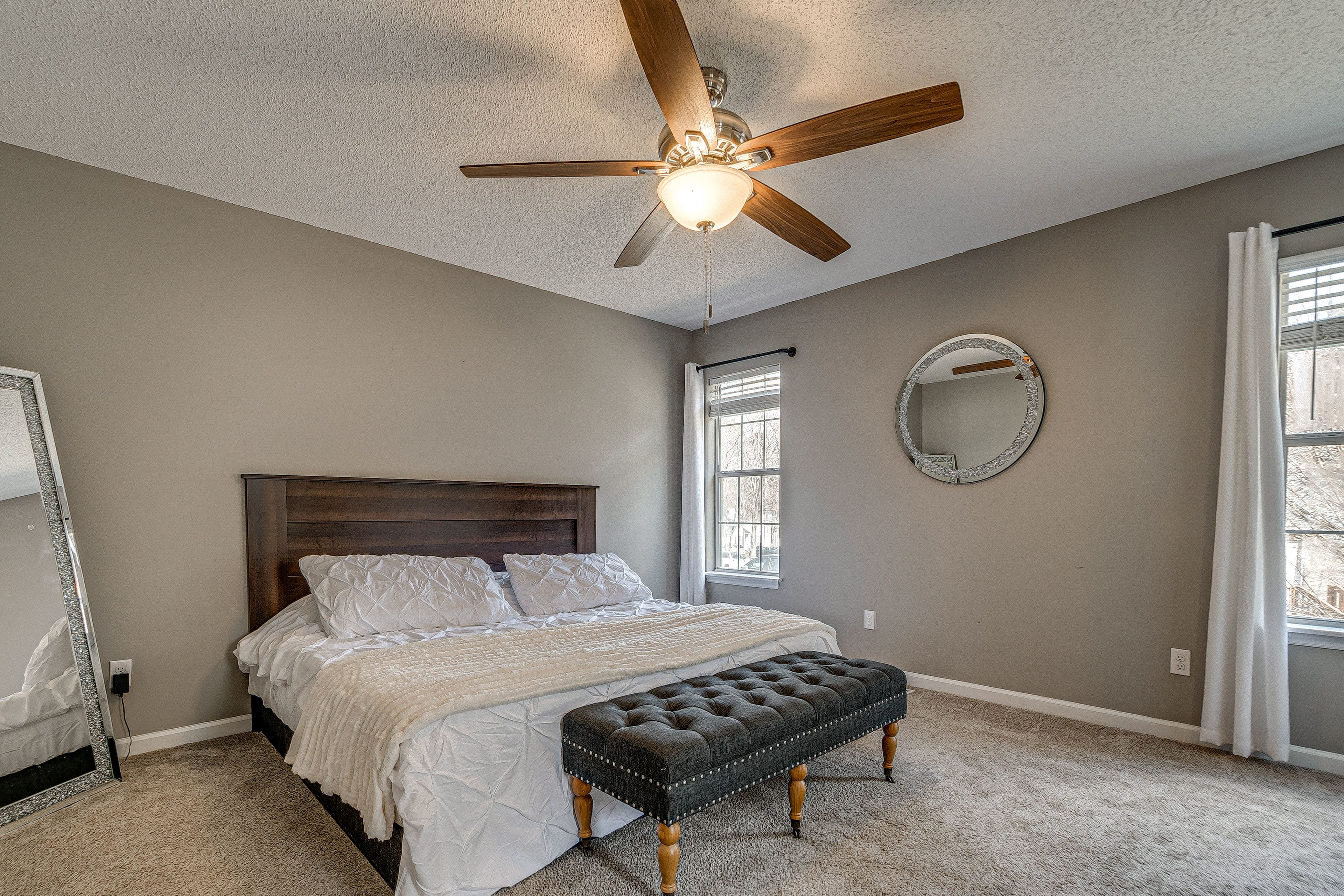 Bedroom 1 | King Bed