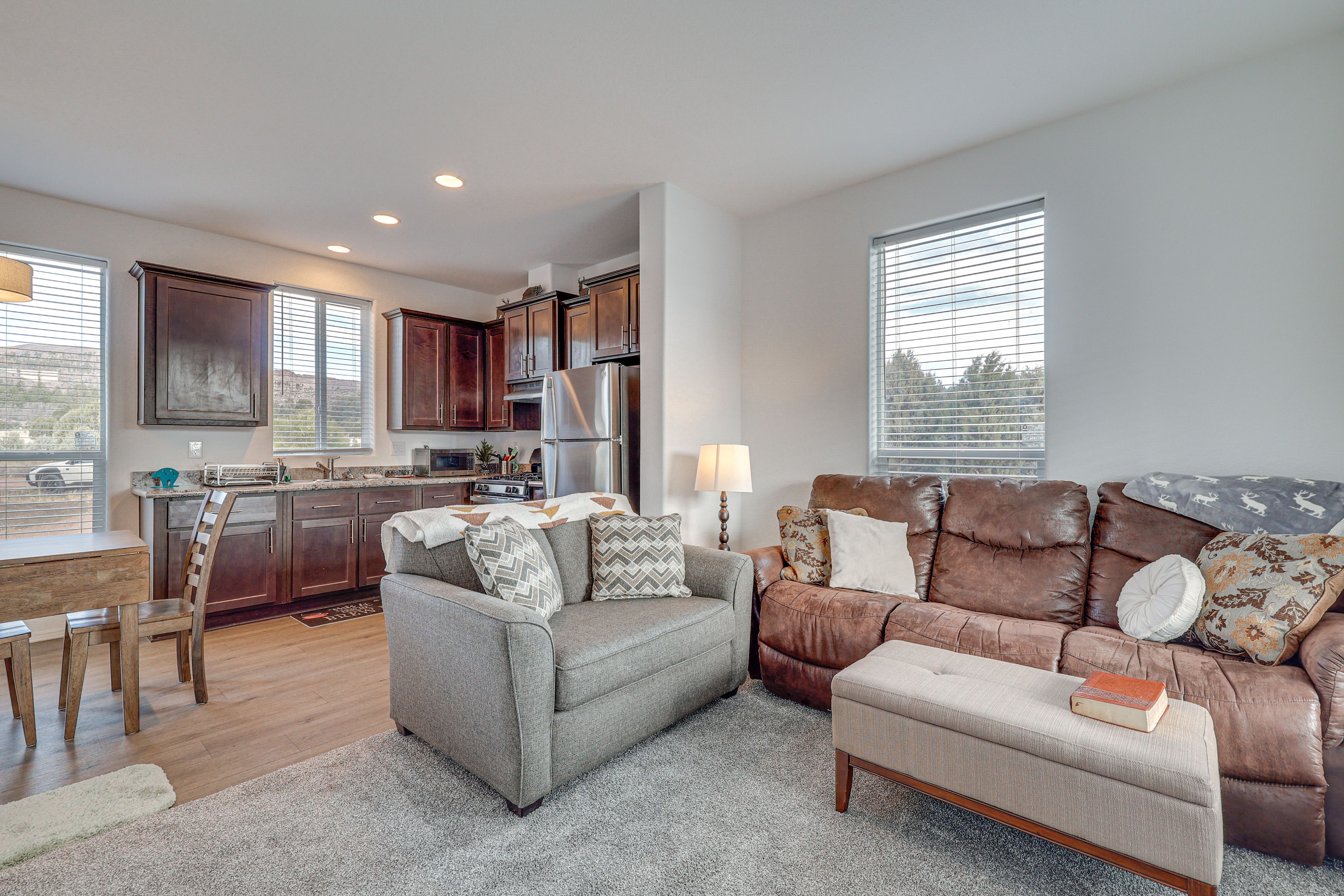 Living Room | Free WiFi | Twin Sleeper Sofa