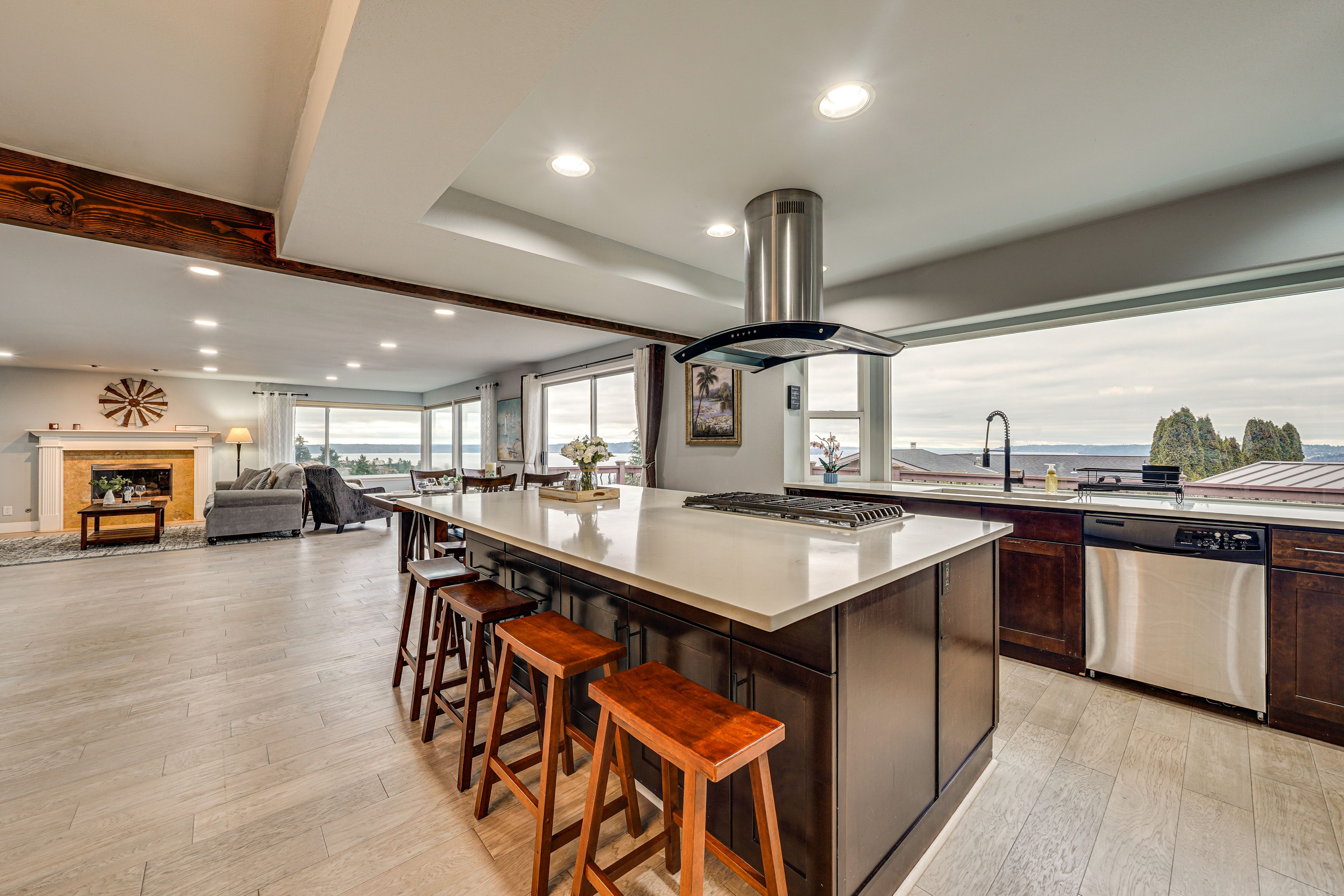 Kitchen | Ovens | Refrigerator | Microwave