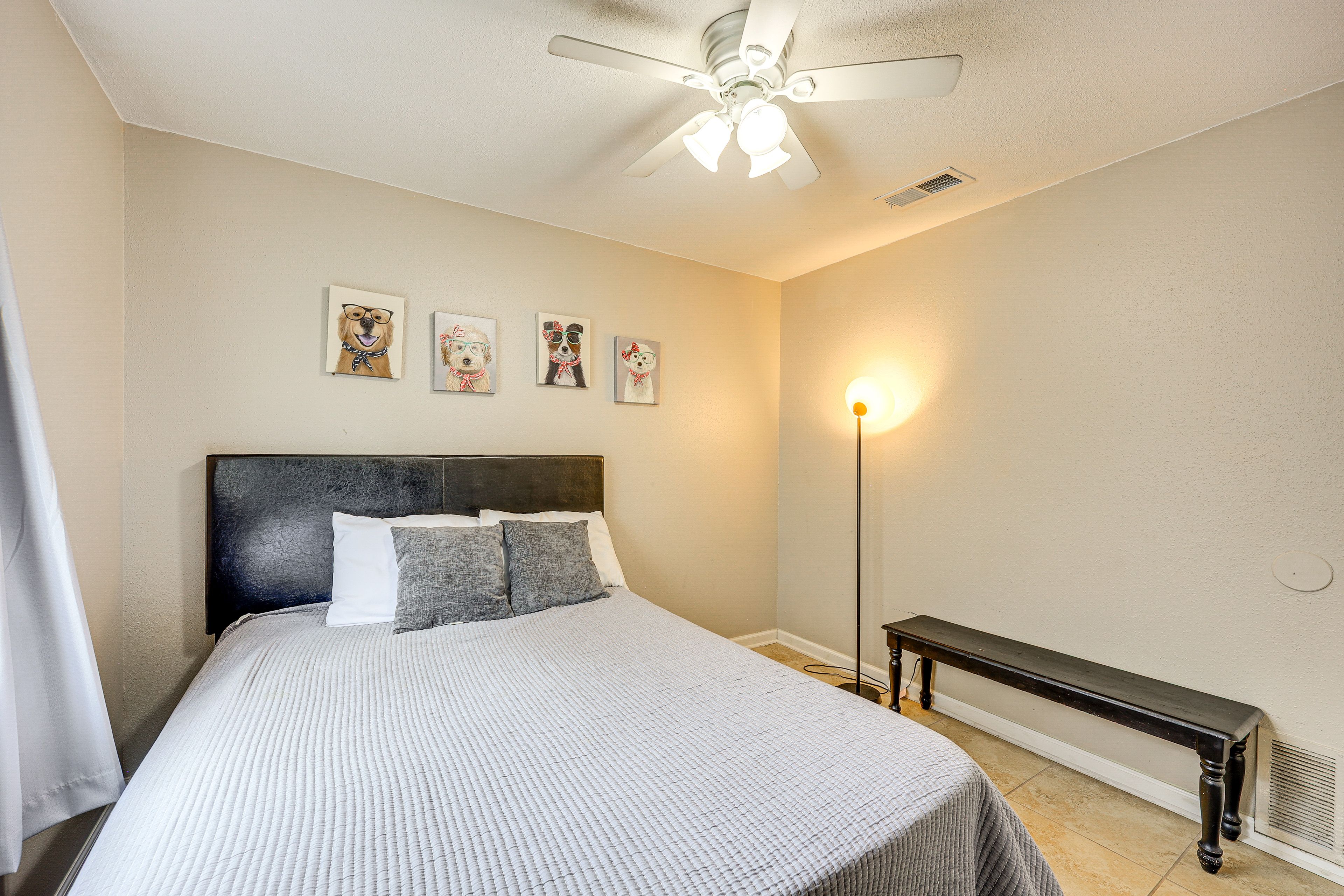 Bedroom 3 | Queen Bed