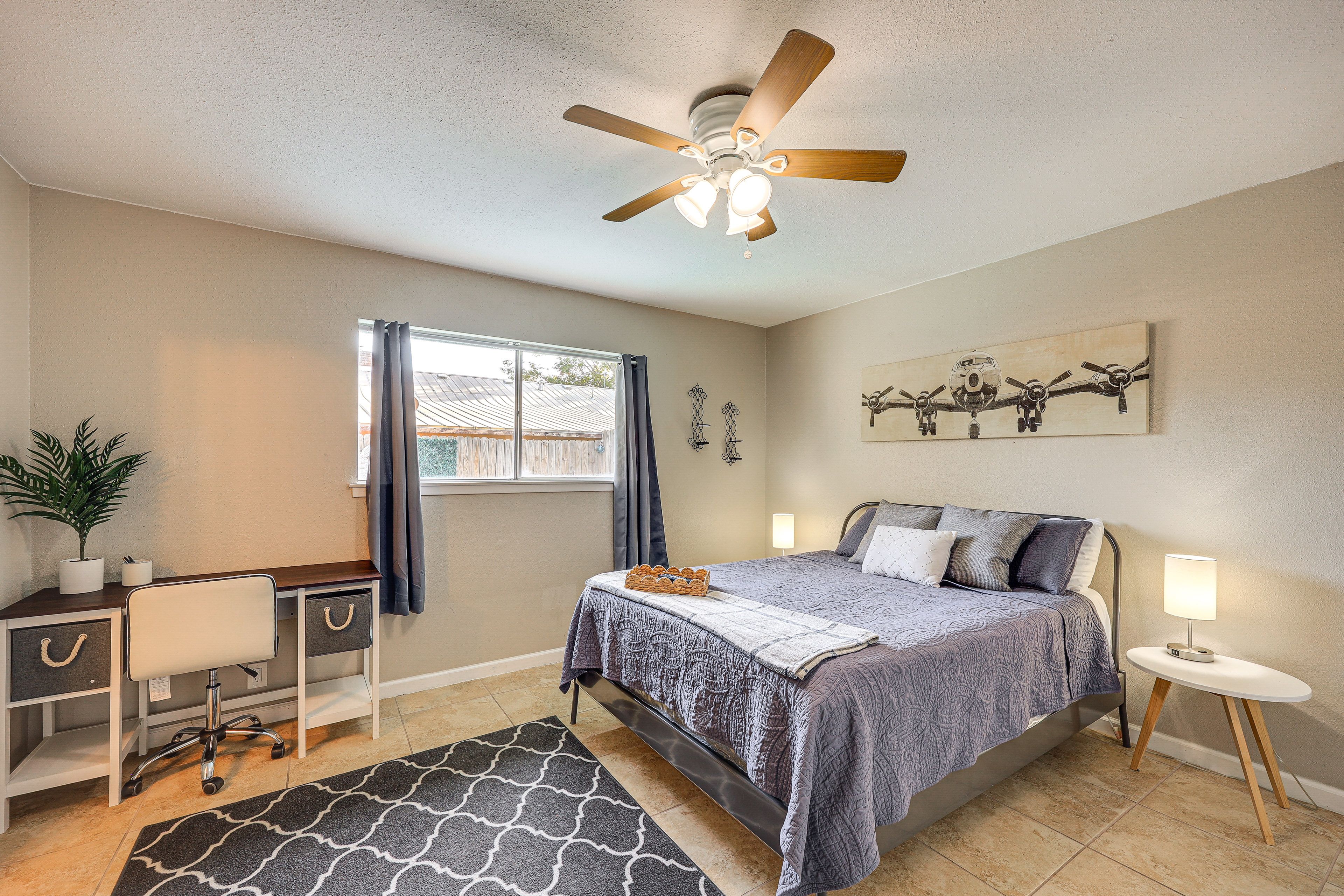 Bedroom 1 | Queen Bed | En-Suite Bathroom