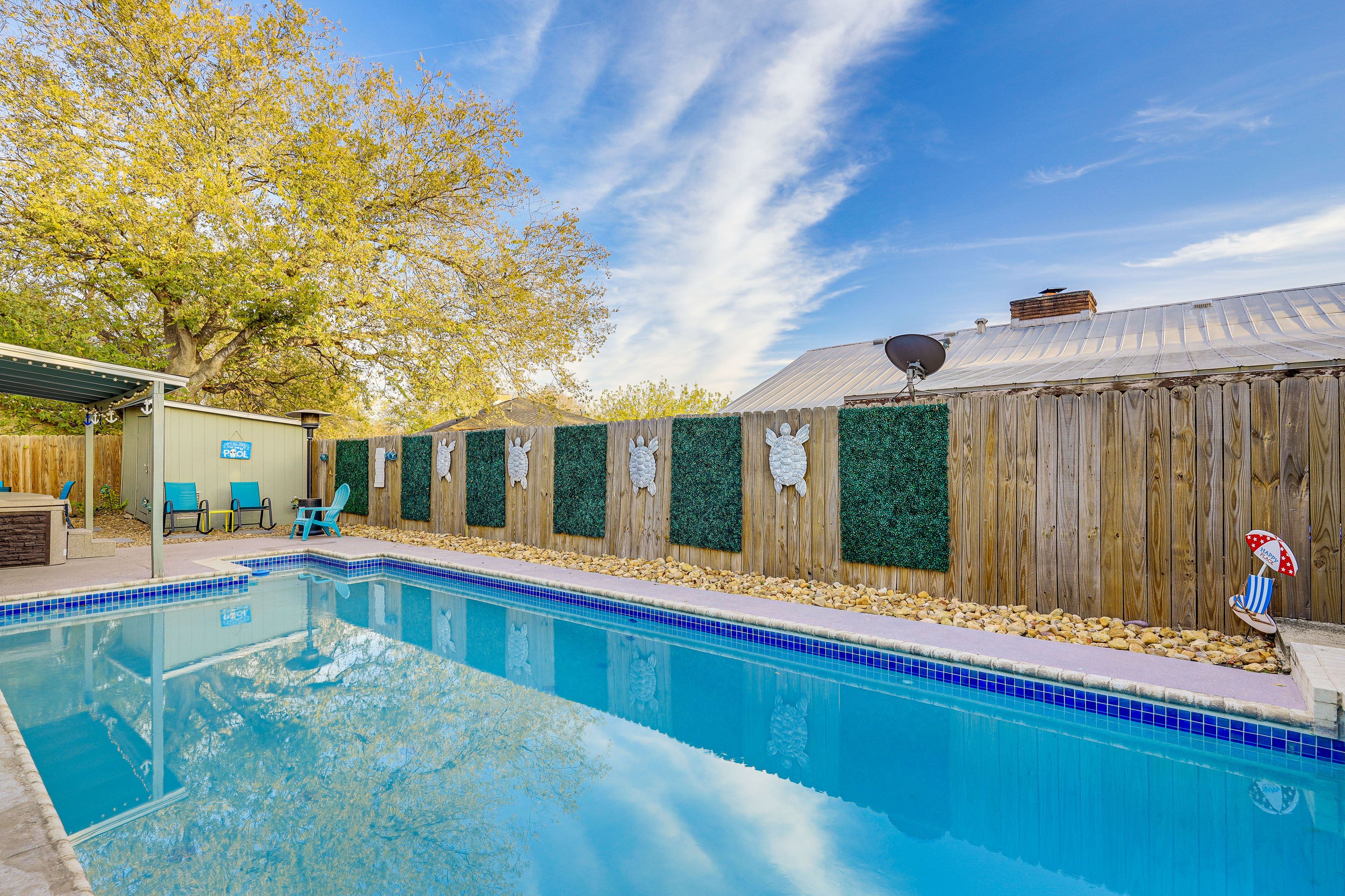 San Antonio Vacation Rental | 3BR | 2BA | 1,600 Sq Ft | 2 Steps to Enter
