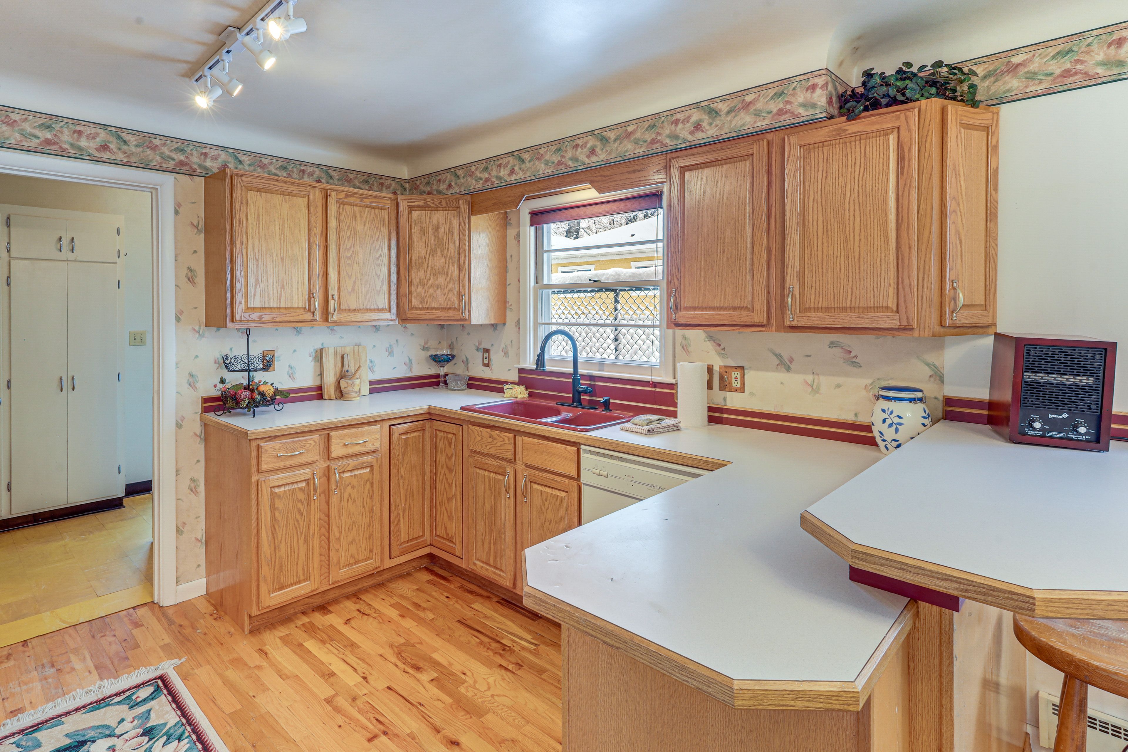 Kitchen | Main Floor