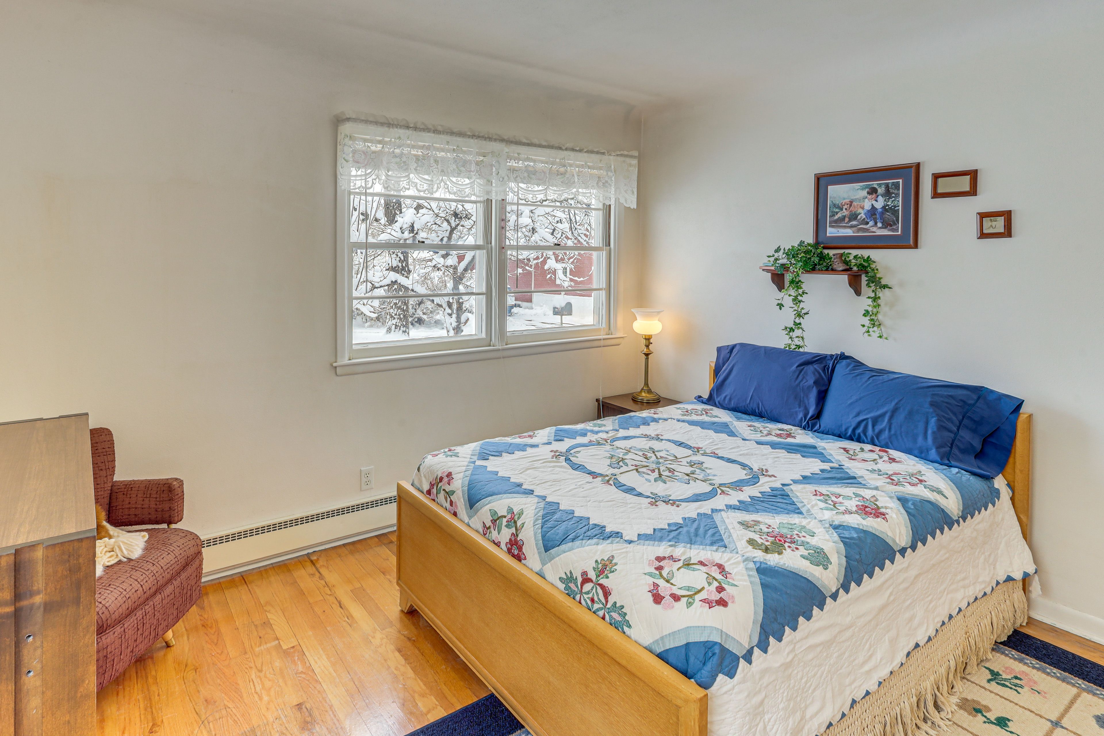 Bedroom 2 | Full Bed | Main Floor