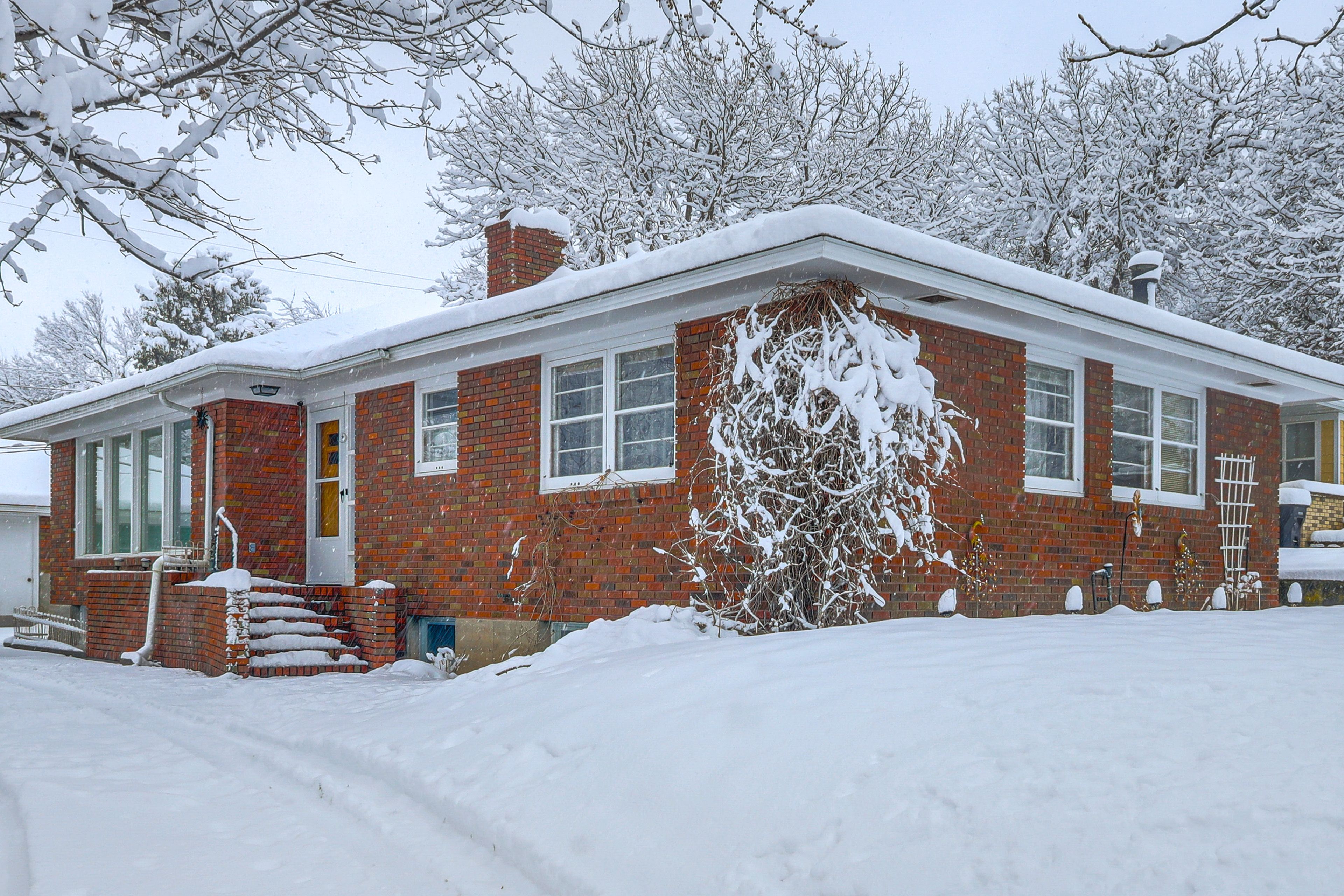 Parking | Driveway (4 Vehicles)