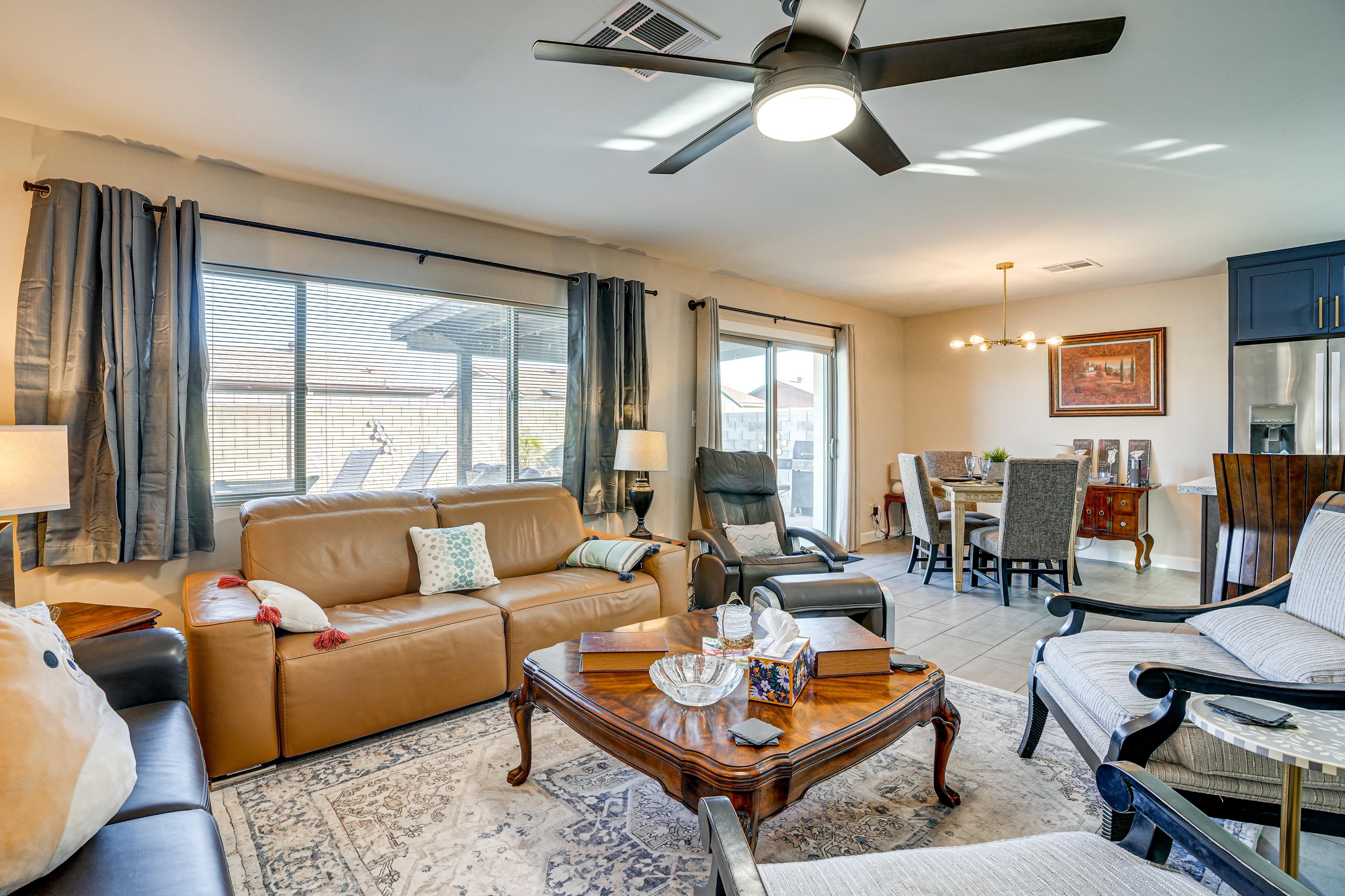 Living Area | Dining Table