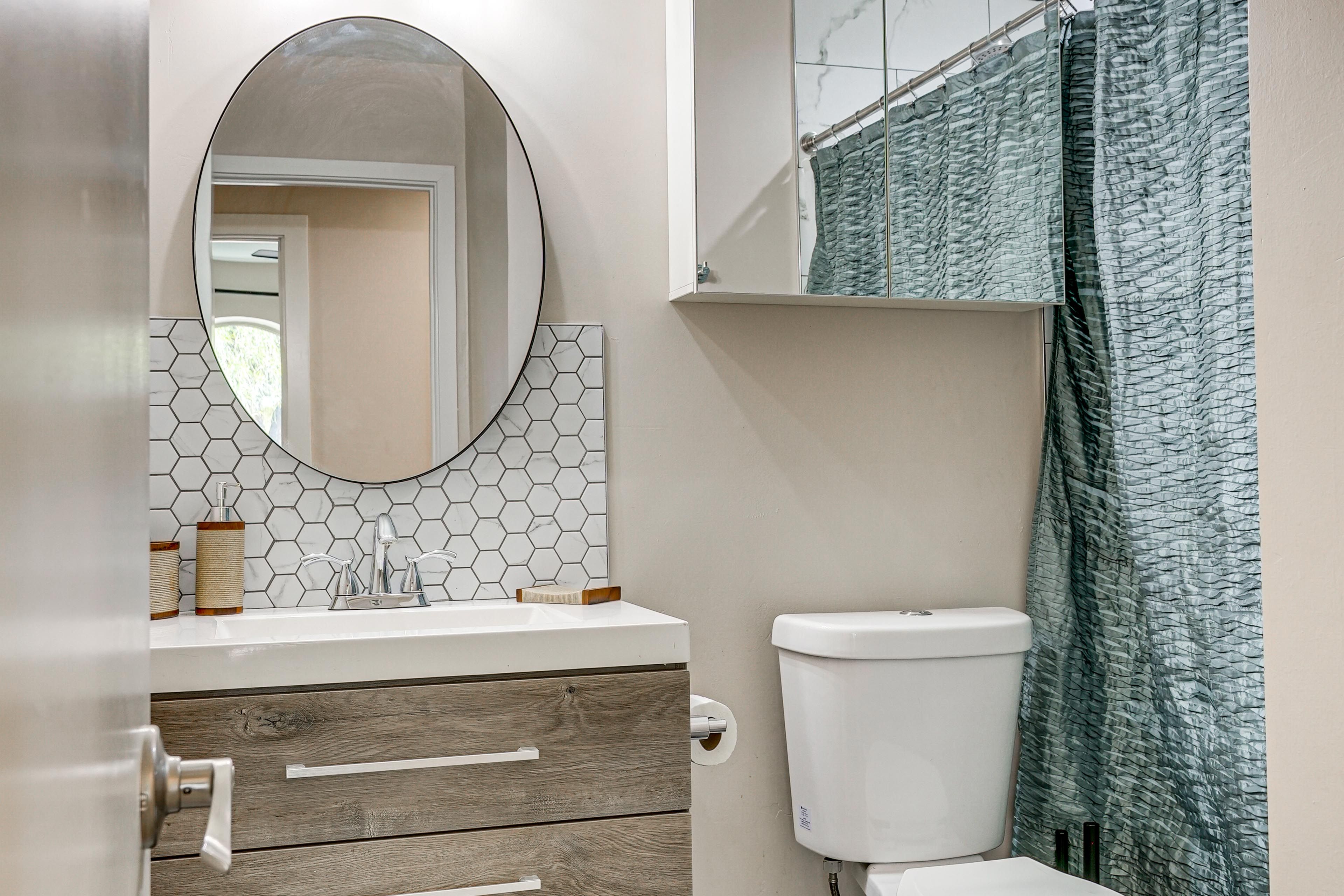 Full Bathroom