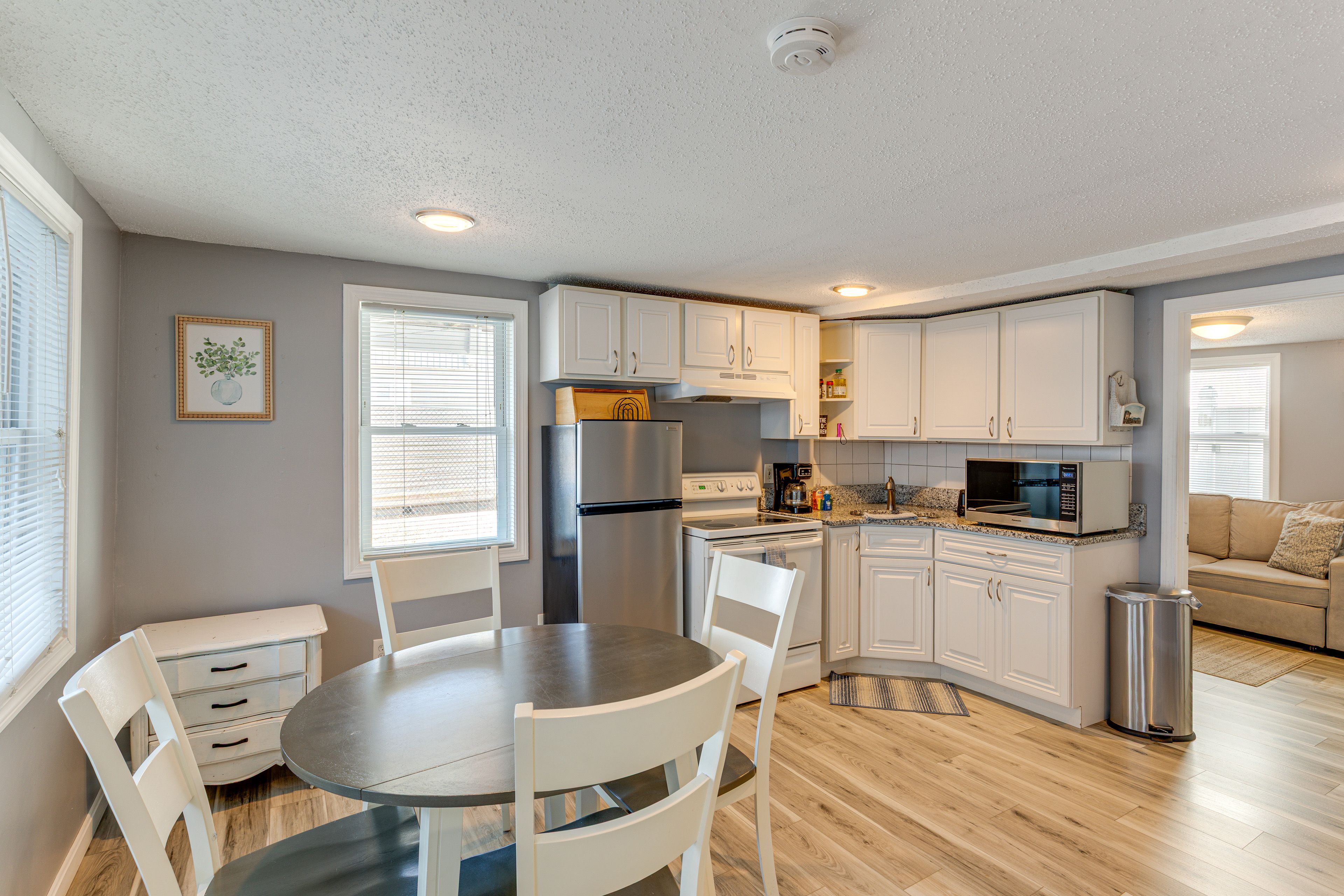 Hampton Vacation Rental | 2BR | 1BA | 1 Step to Enter | 475 Sq Ft