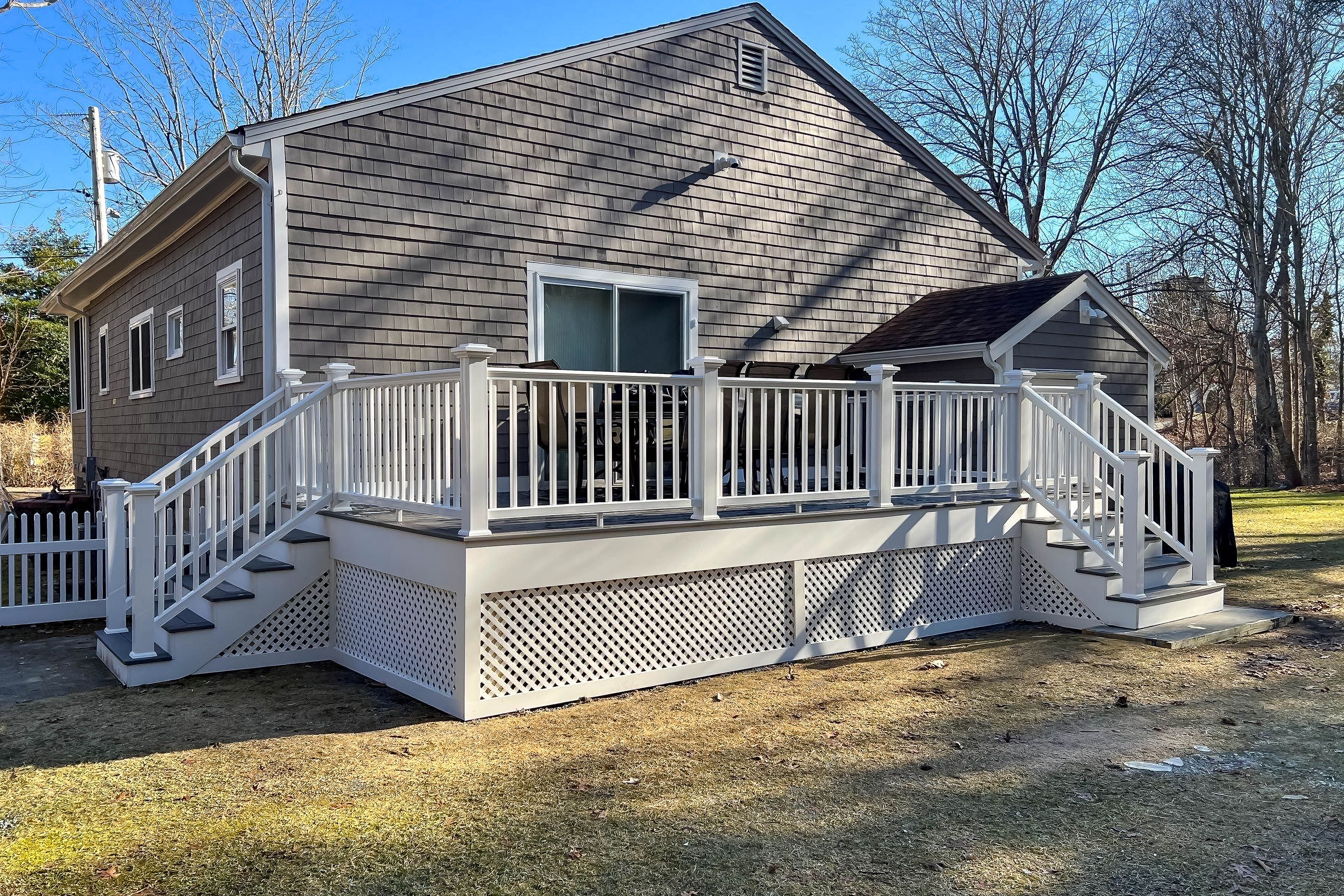 Deck w/ Outdoor Dining