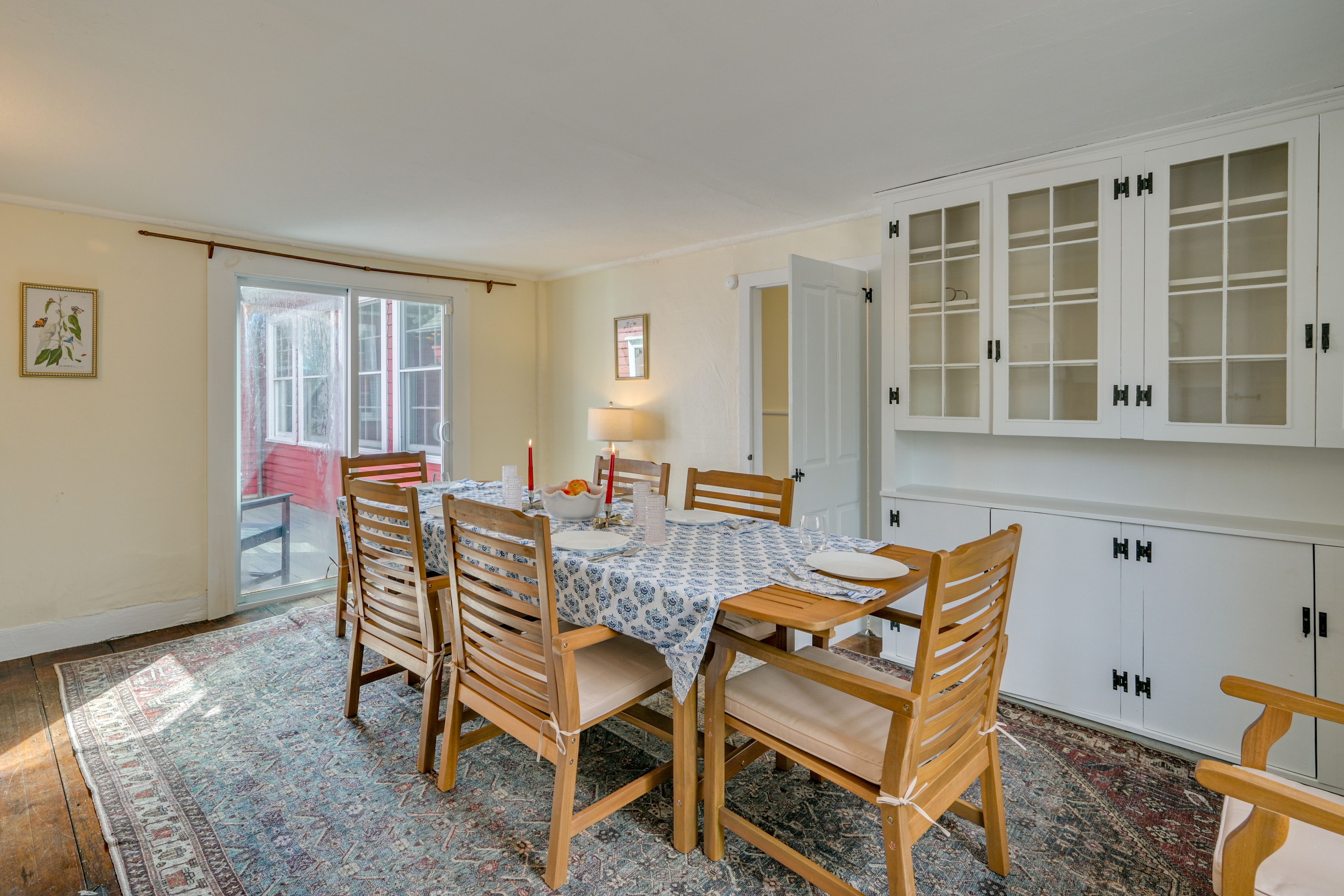 Multiple Dining Areas