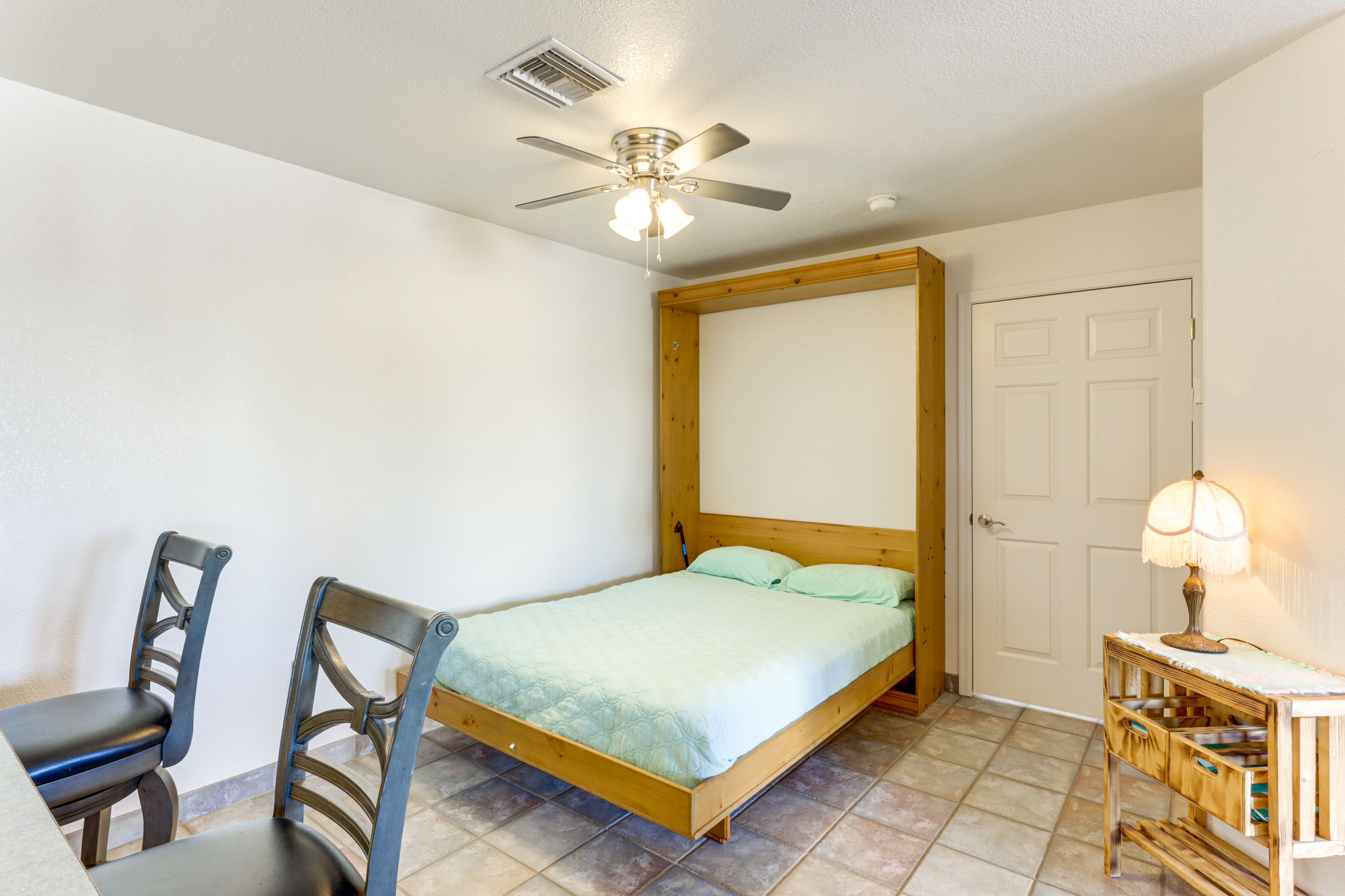 Studio | Queen Murphy Bed