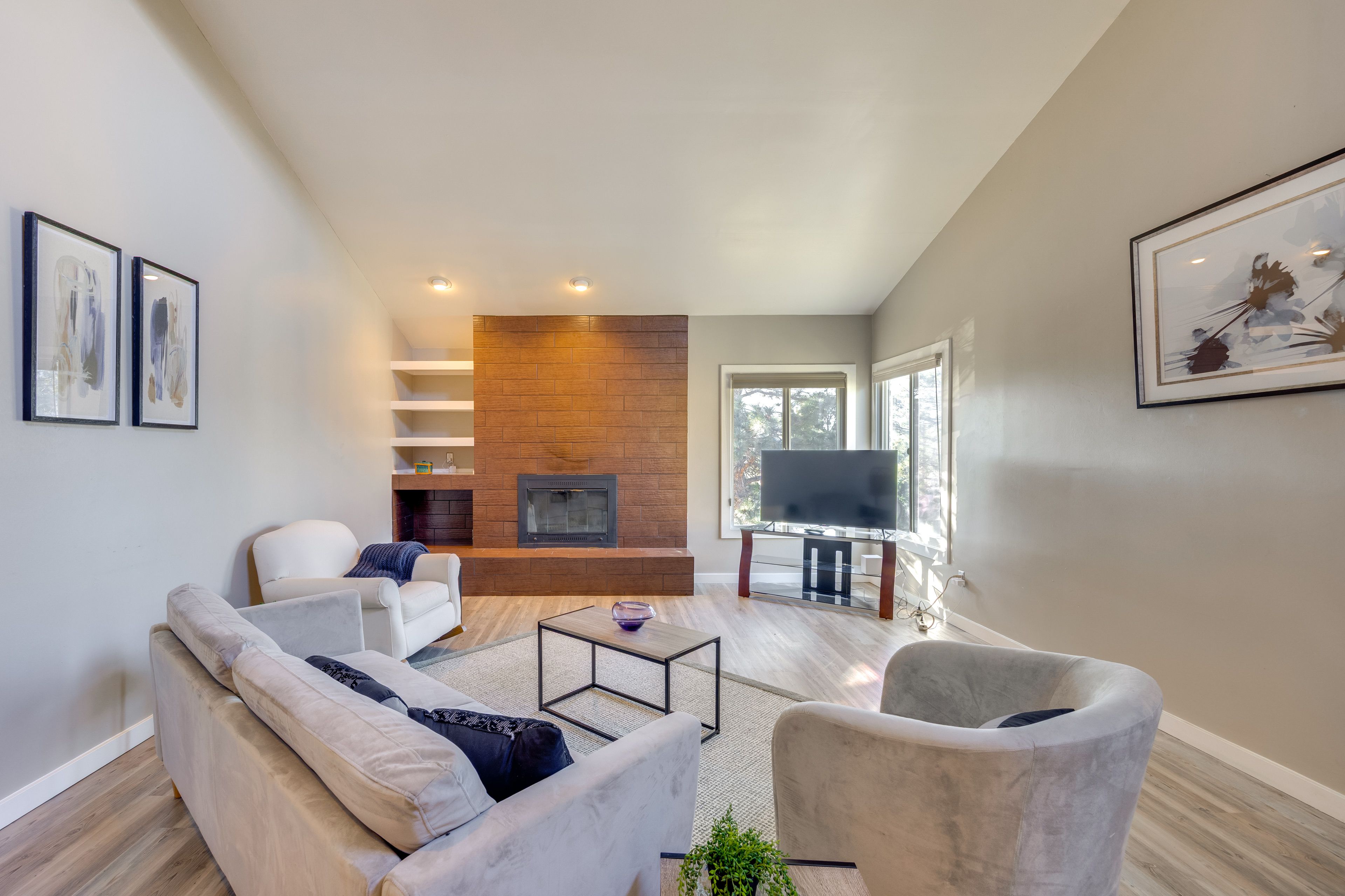 Living Area | Fireplace | TV