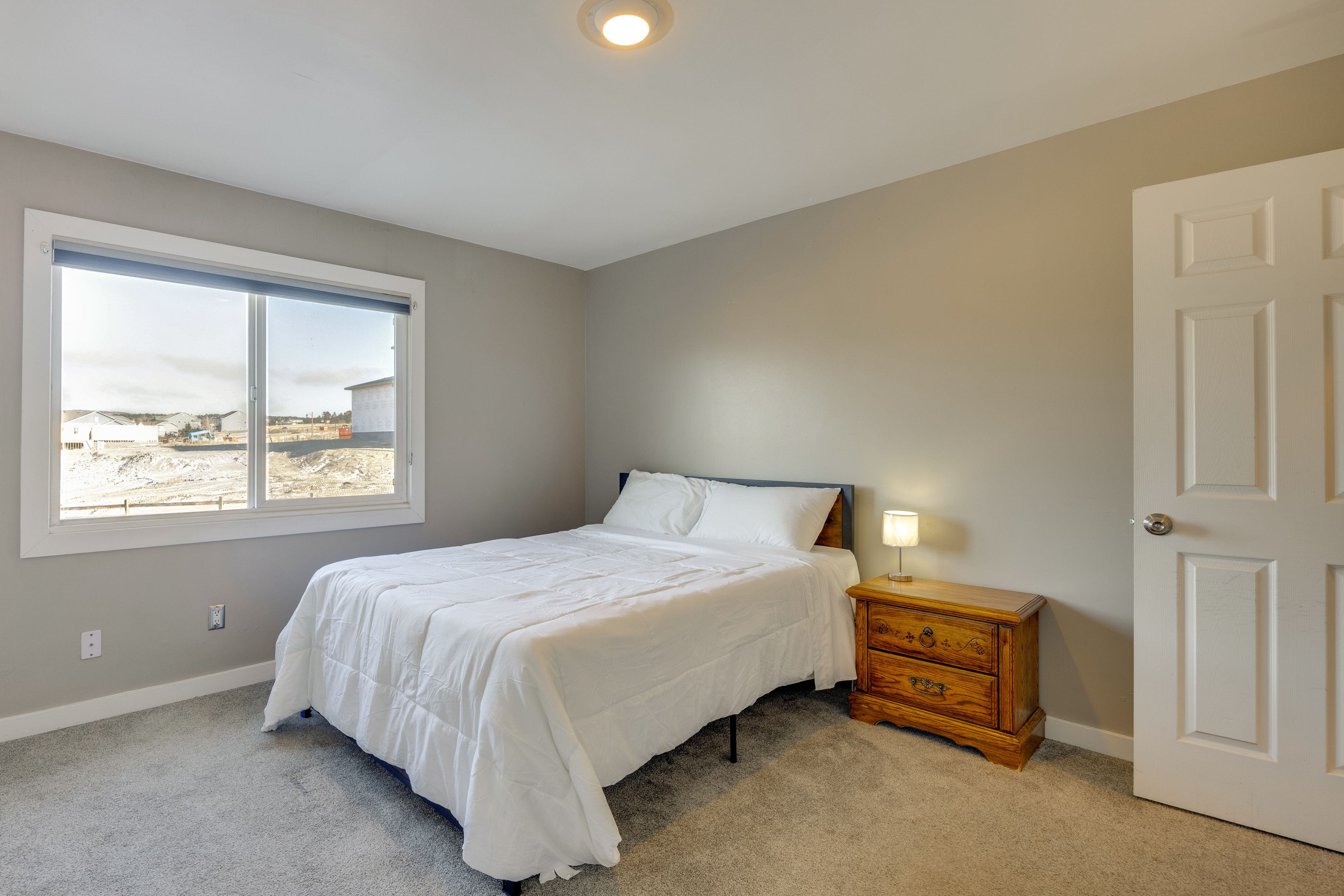 Bedroom 2 | Queen Bed