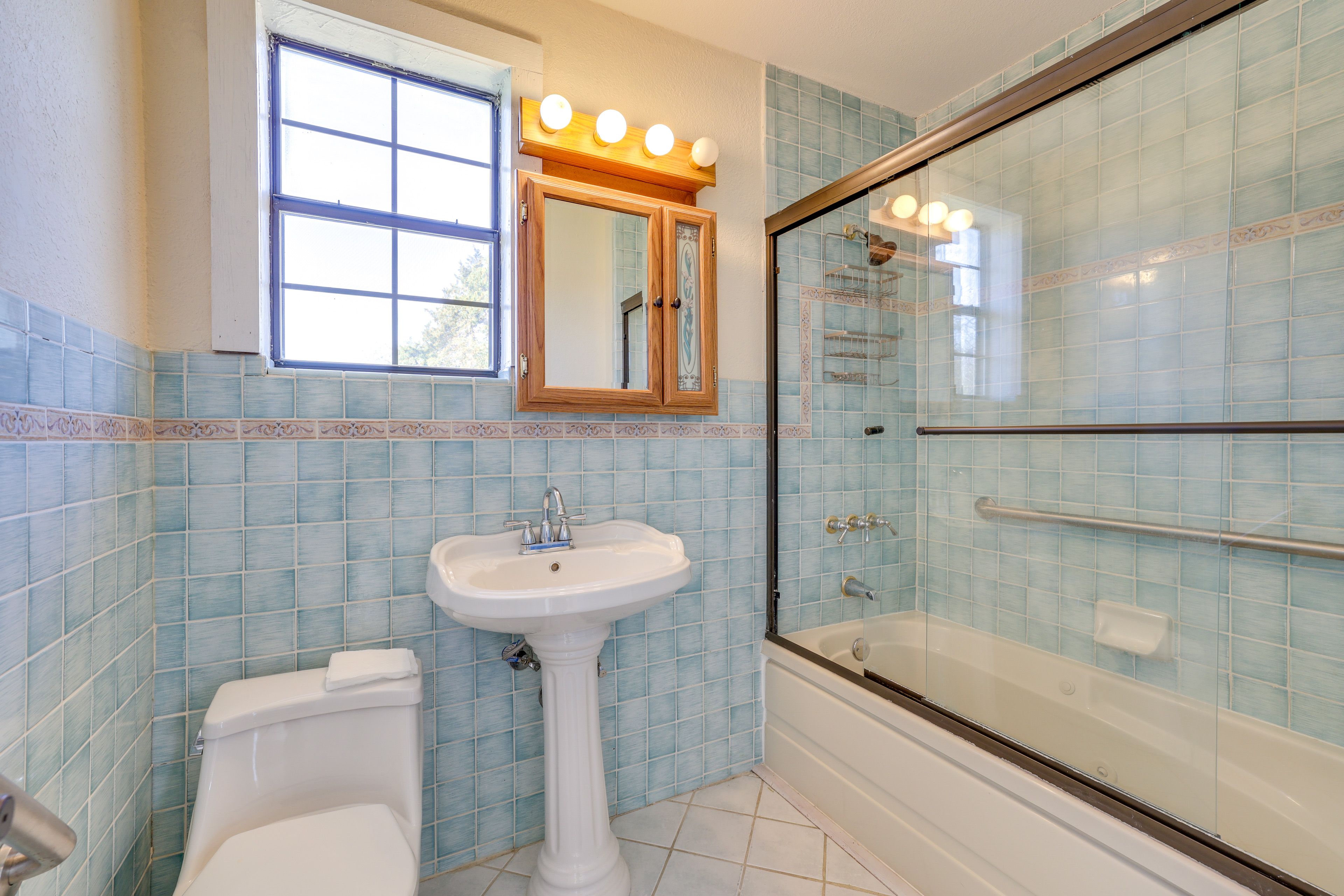 Bathroom | Towels Provided