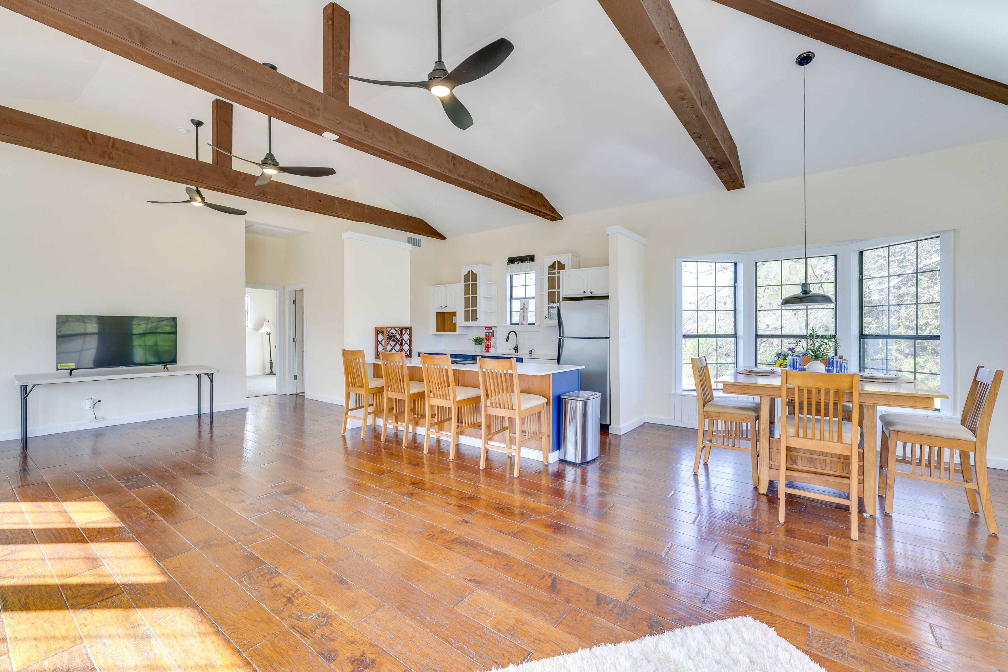 Sunnyvale Vacation Rental | 2BR | 1BA | 2,400 Sq Ft | Stairs Required