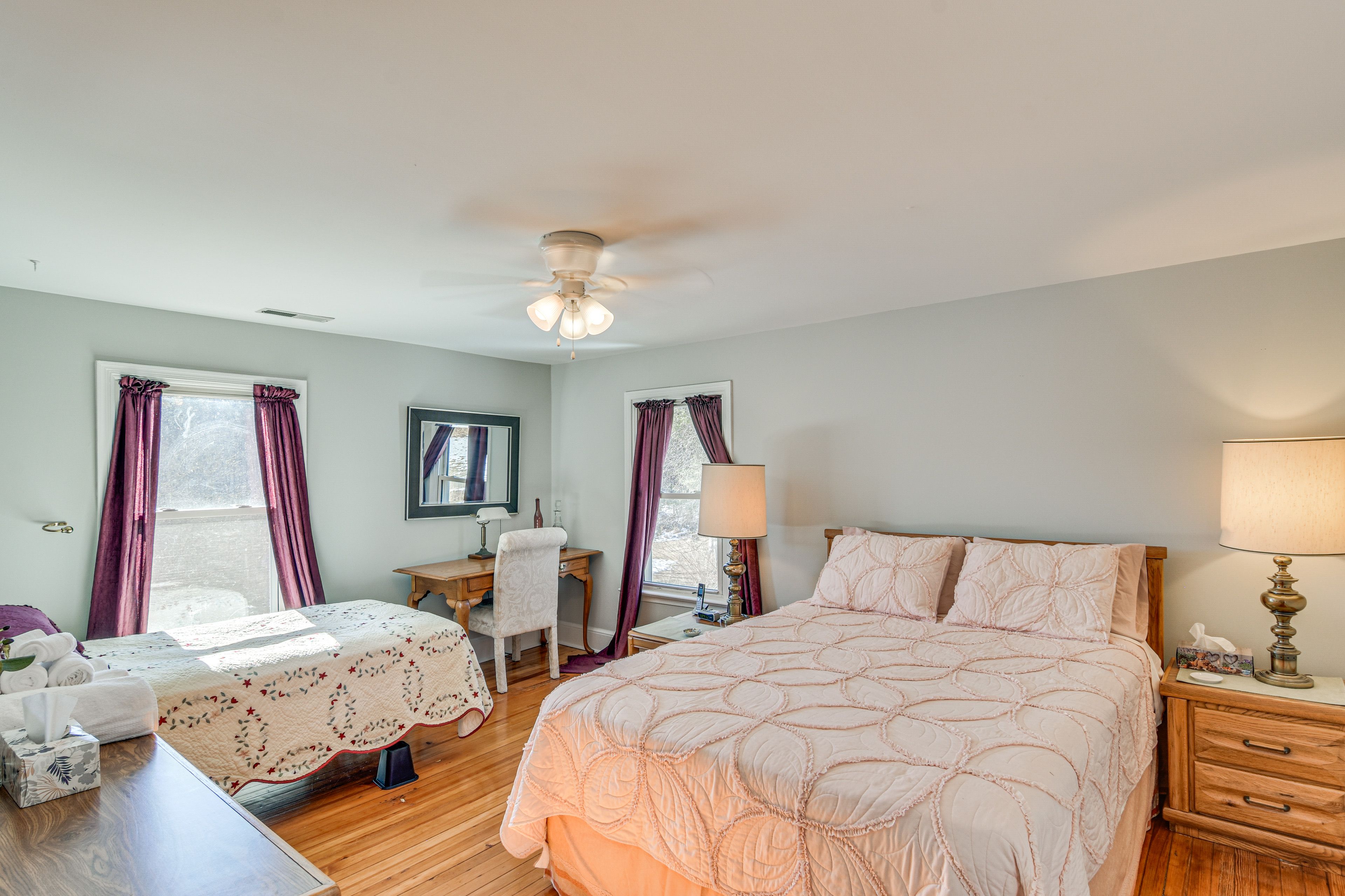 Bedroom 2 | Queen Bed | Twin Bed | 2nd Floor