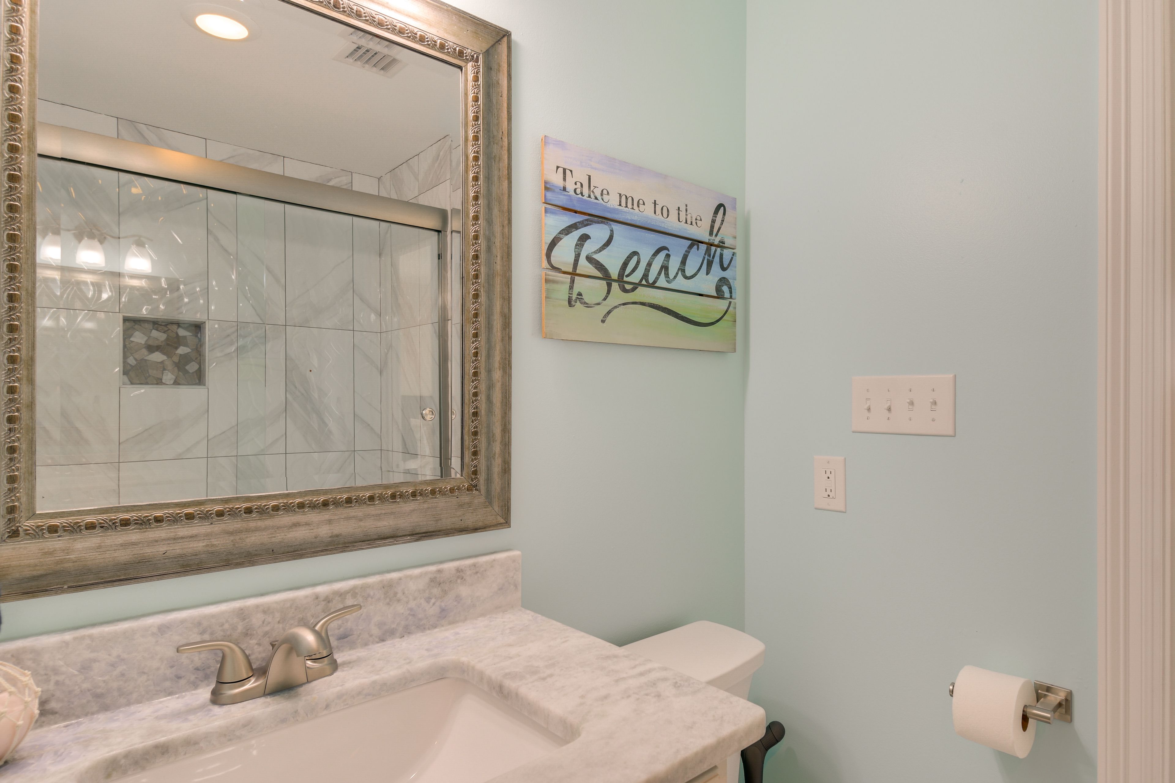 Full Bathroom | 2nd Floor