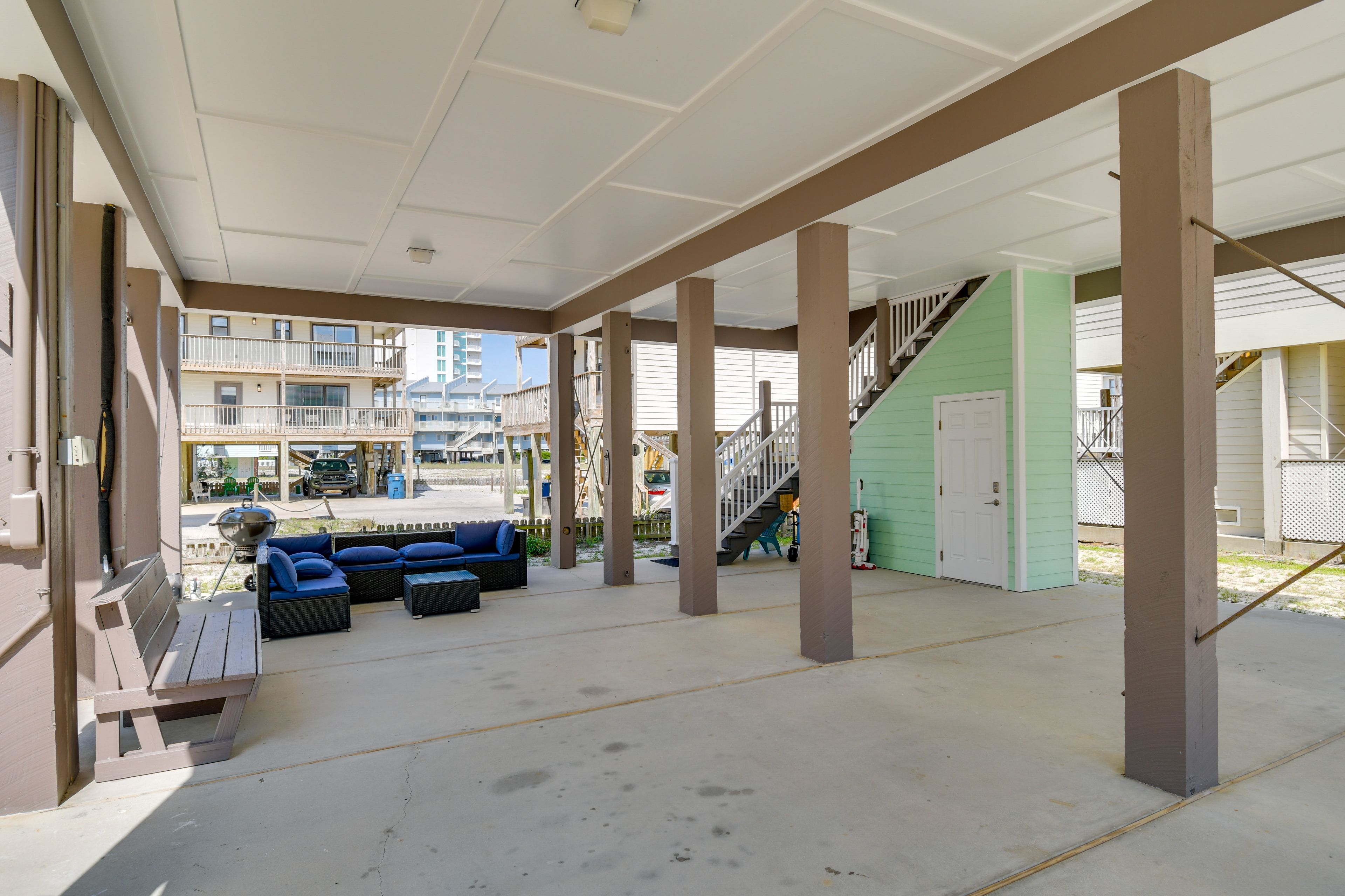 Patio | Carport (4 Vehicles, Boat/Trailer Allowed) | No Street Parking