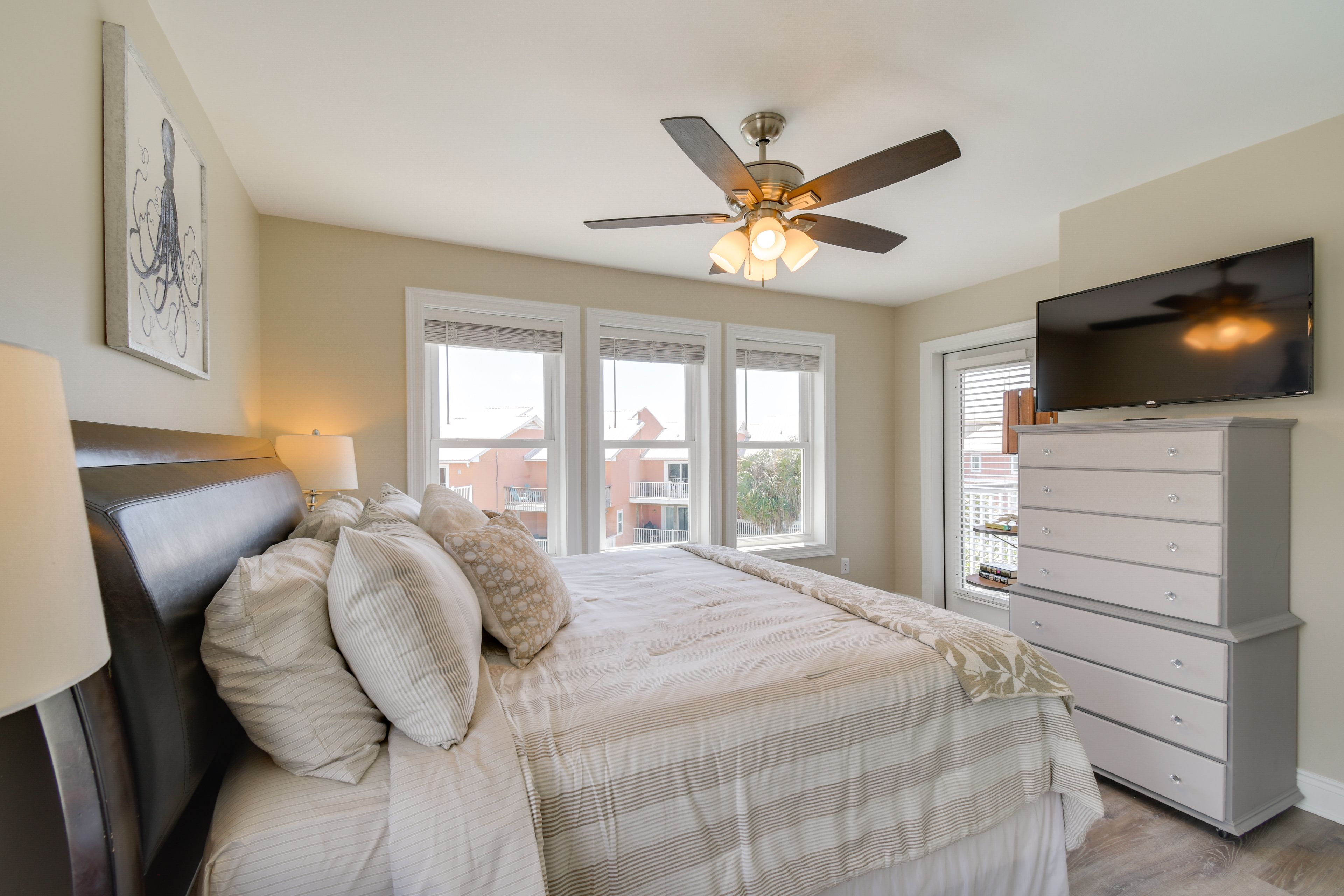 Bedroom 2 | King Bed | 2nd Floor