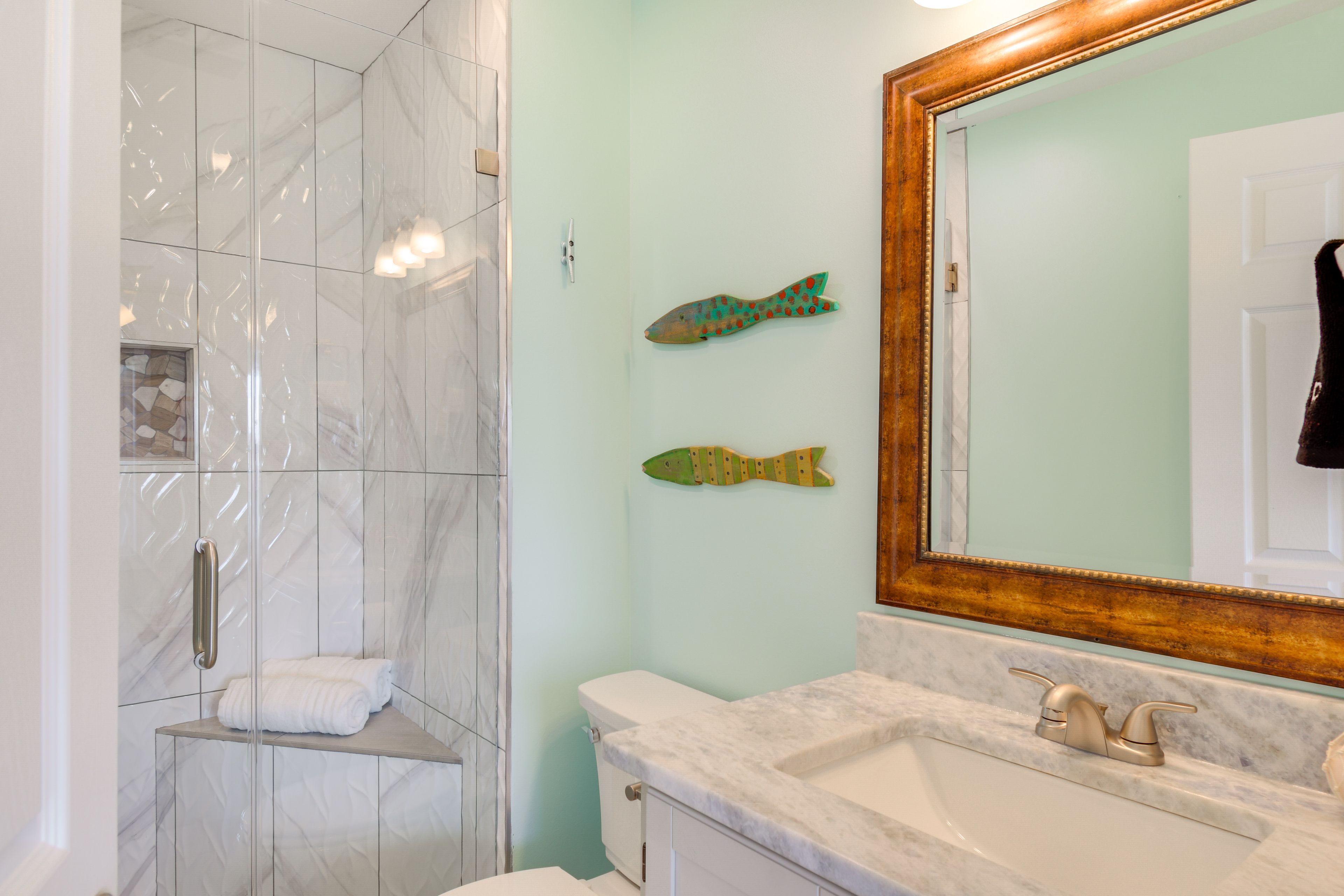 Full Bathroom | 2nd Floor