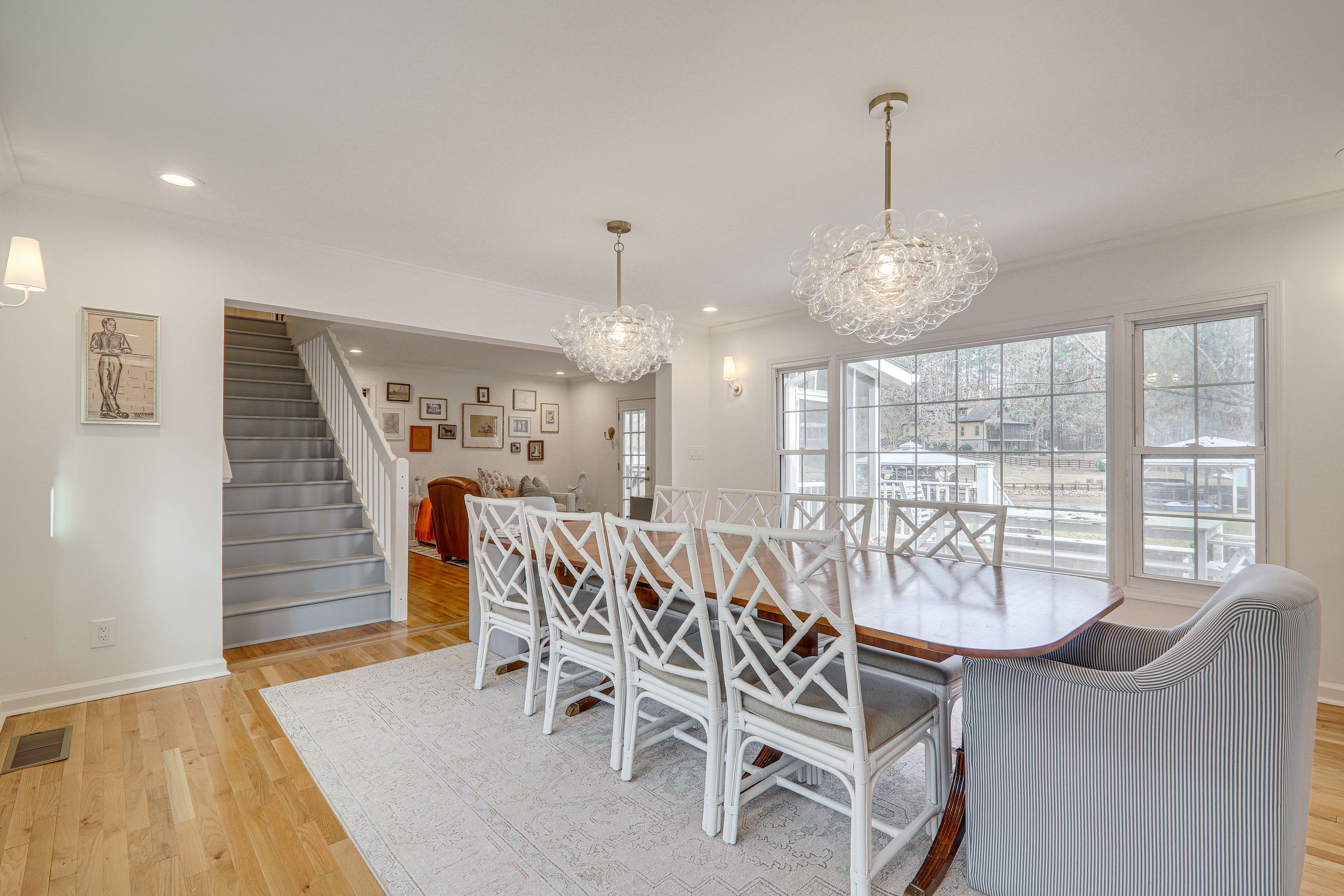 Dining Room | Free WiFi | Central Air Conditioning/Heat