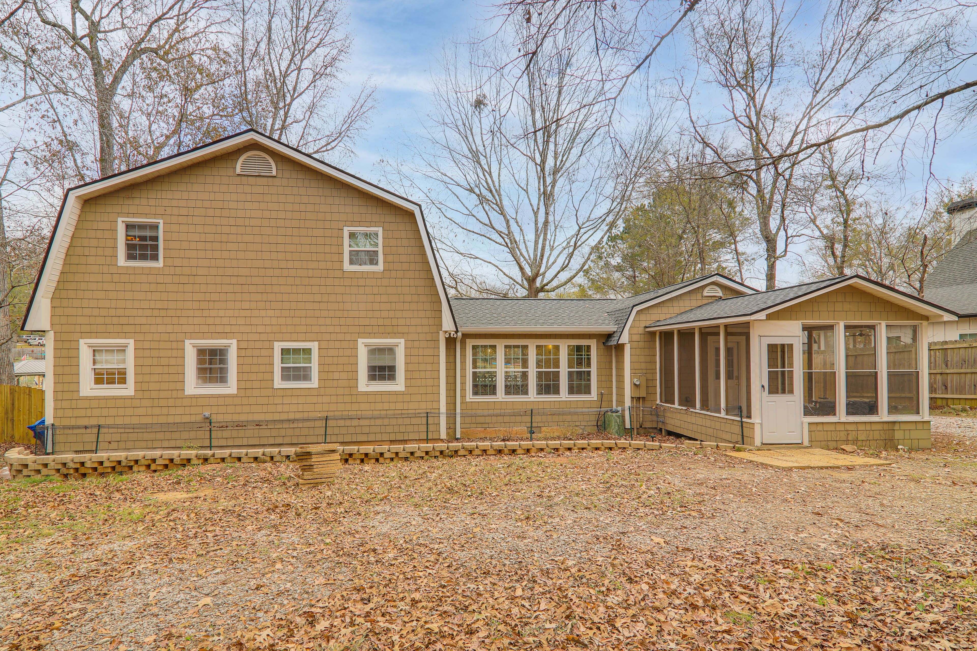 Parking | Circular Driveway (4 Vehicles)
